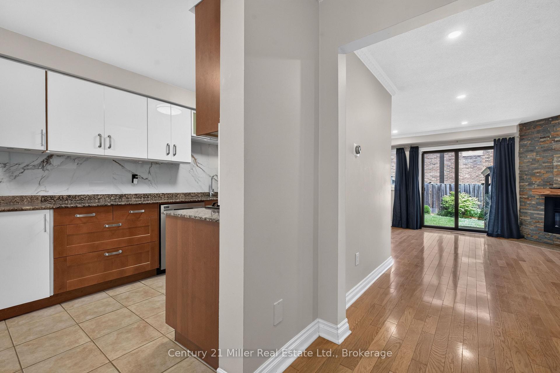 Photo 6 of 1162 Avondale Drive, Oakville, Wedgewood Creek — HOMEH