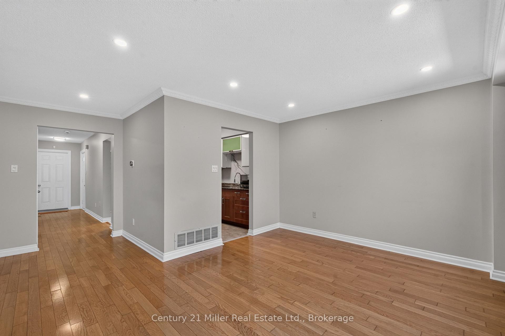 Photo 7 of 1162 Avondale Drive, Oakville, Wedgewood Creek — HOMEH