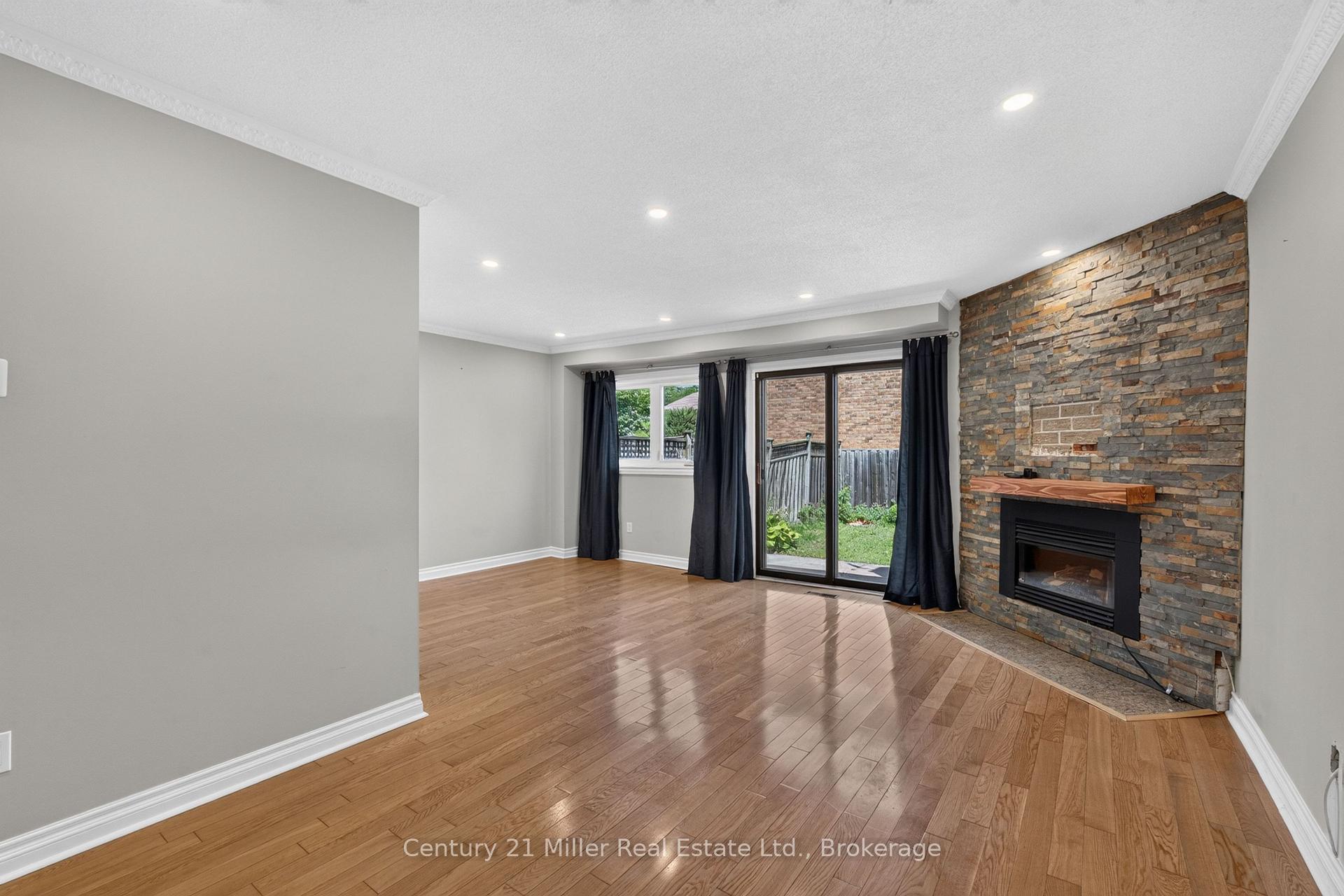 Photo 10 of 1162 Avondale Drive, Oakville, Wedgewood Creek — HOMEH