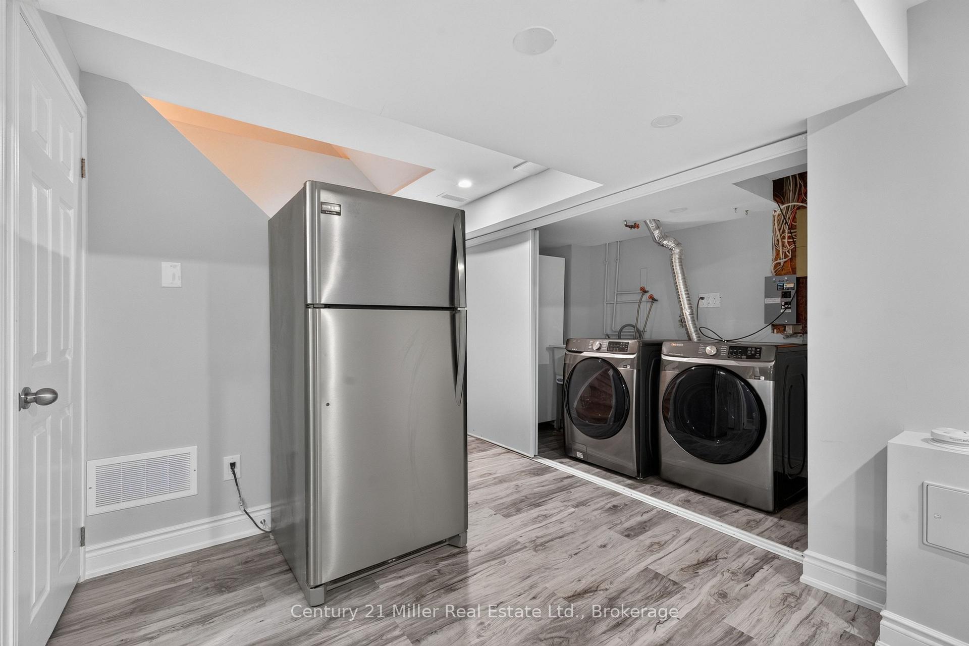 Photo 28 of 1162 Avondale Drive, Oakville, Wedgewood Creek — HOMEH