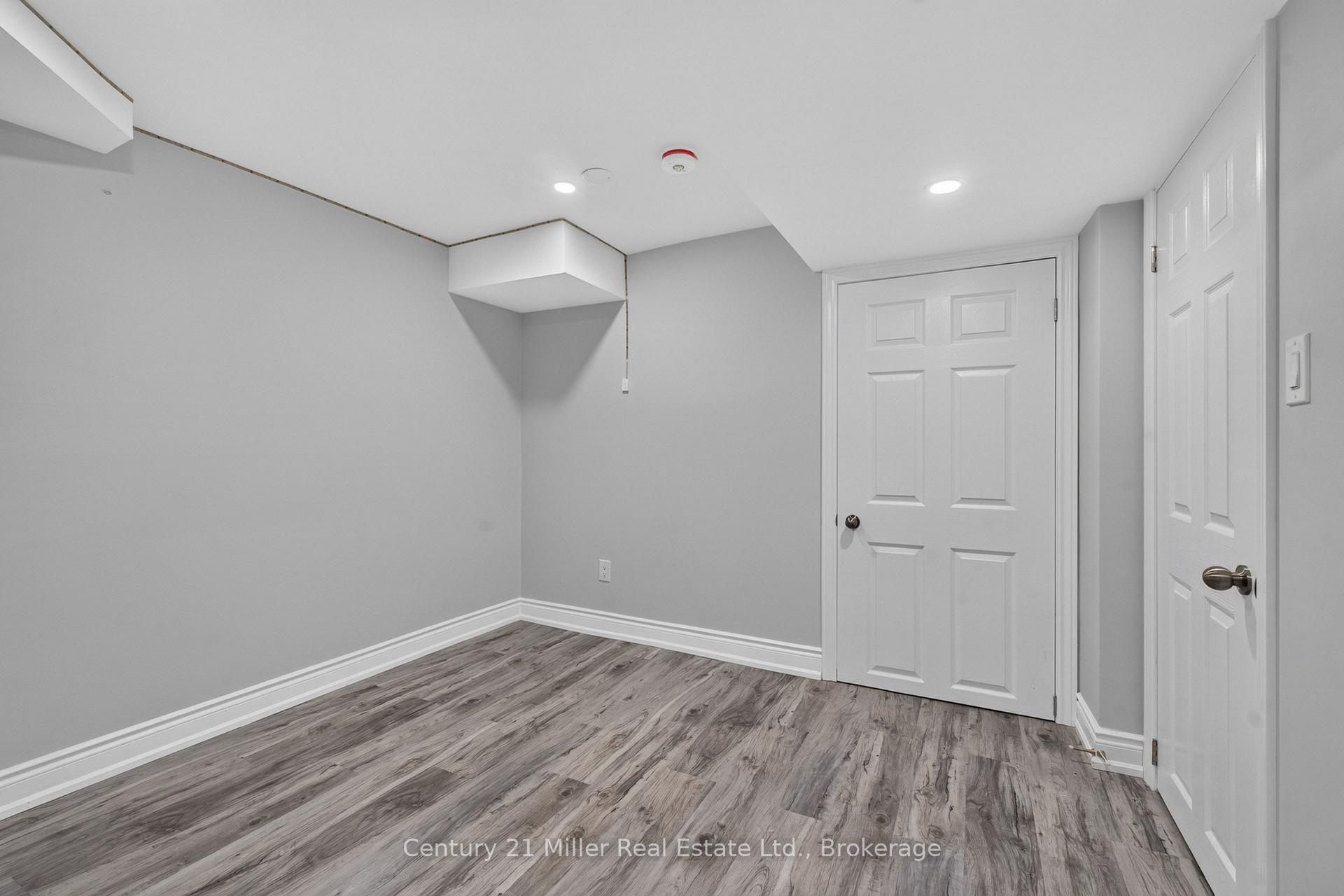 Photo 33 of 1162 Avondale Drive, Oakville, Wedgewood Creek — HOMEH