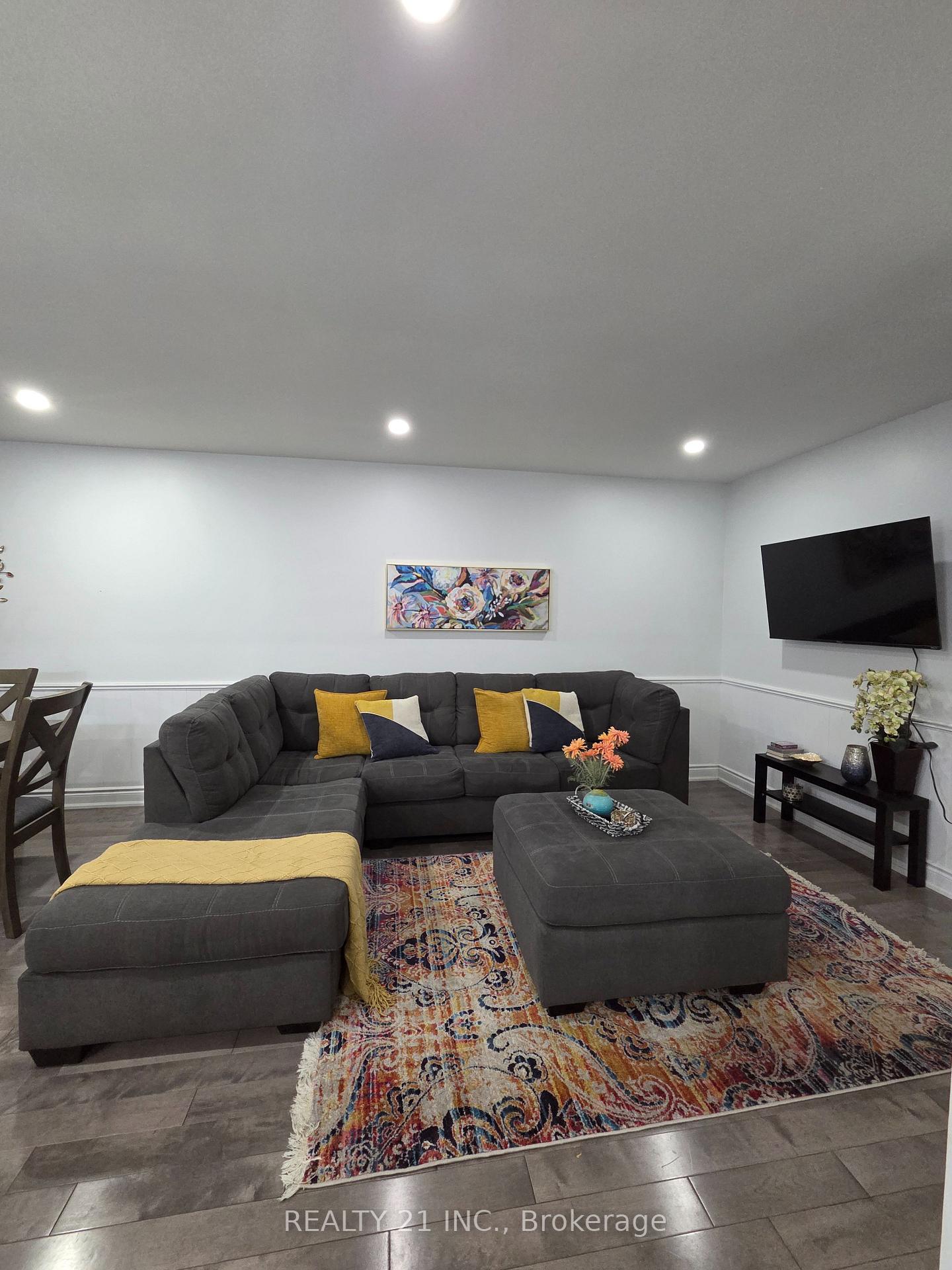 Photo 1 of Unit Upper, 32 Lionhead Trail, Scarborough, Rouge — HOMEH