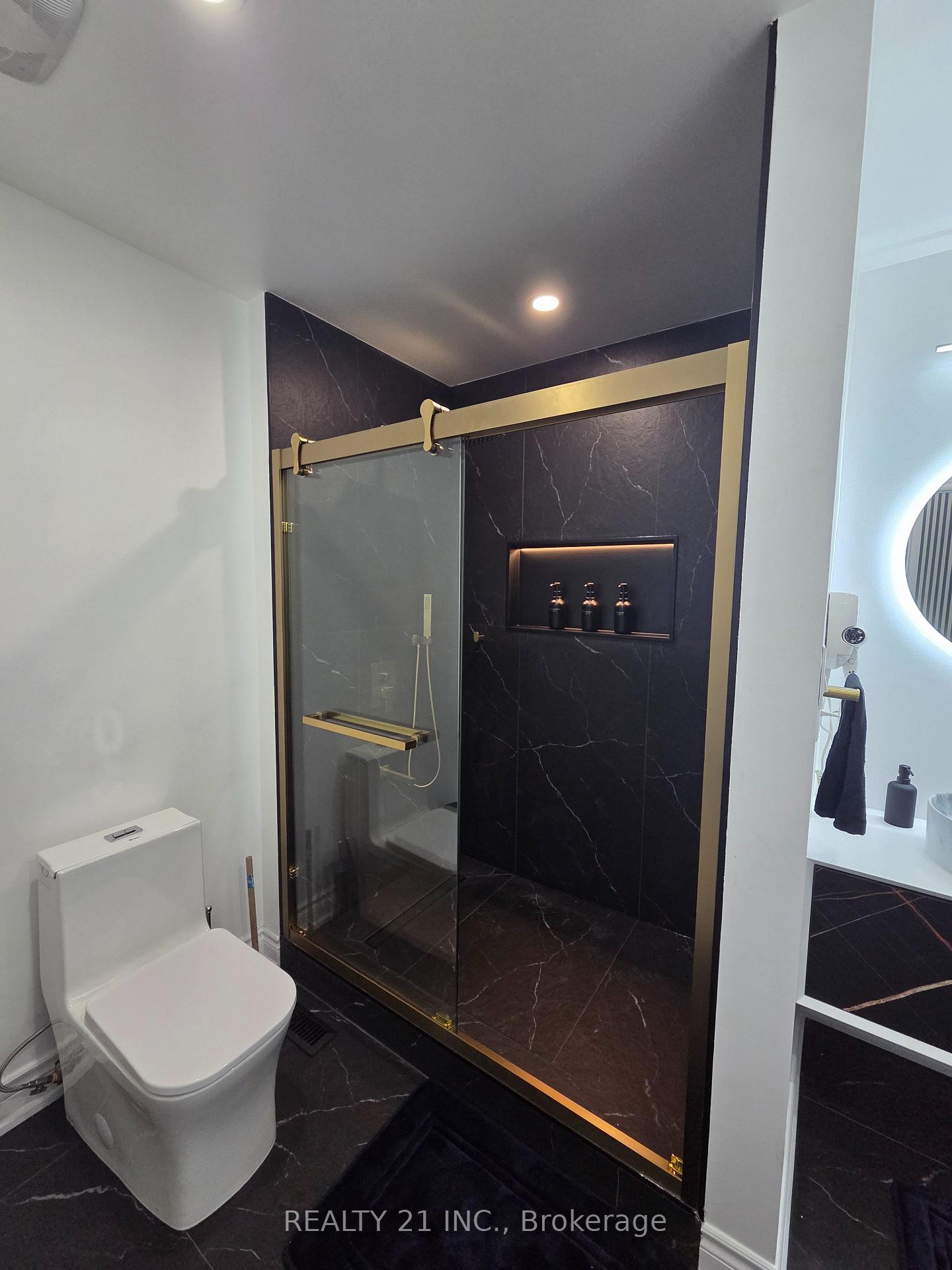 Photo 3 of Unit Upper, 32 Lionhead Trail, Scarborough, Rouge — HOMEH