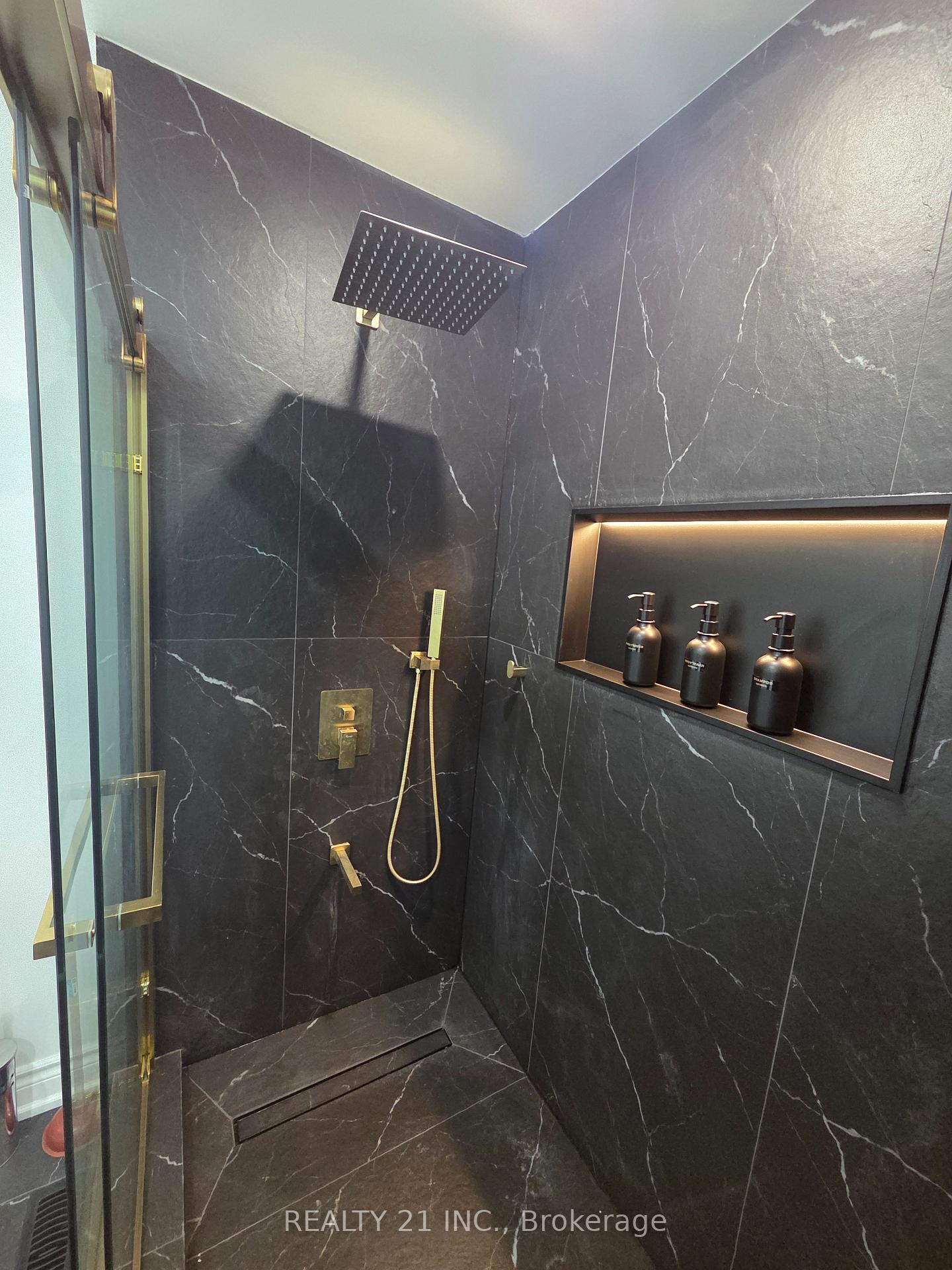 Photo 4 of Unit Upper, 32 Lionhead Trail, Scarborough, Rouge — HOMEH