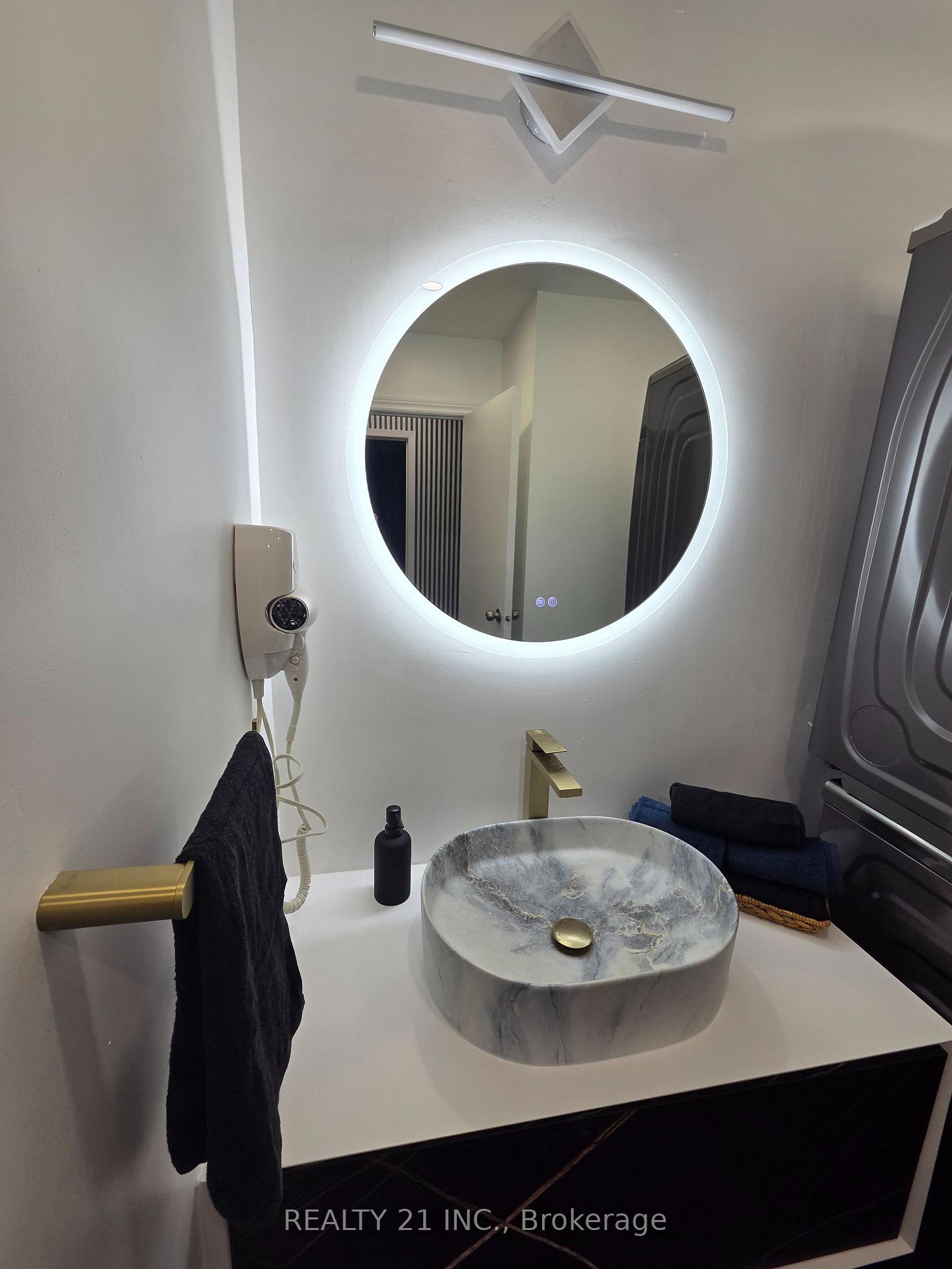 Photo 5 of Unit Upper, 32 Lionhead Trail, Scarborough, Rouge — HOMEH