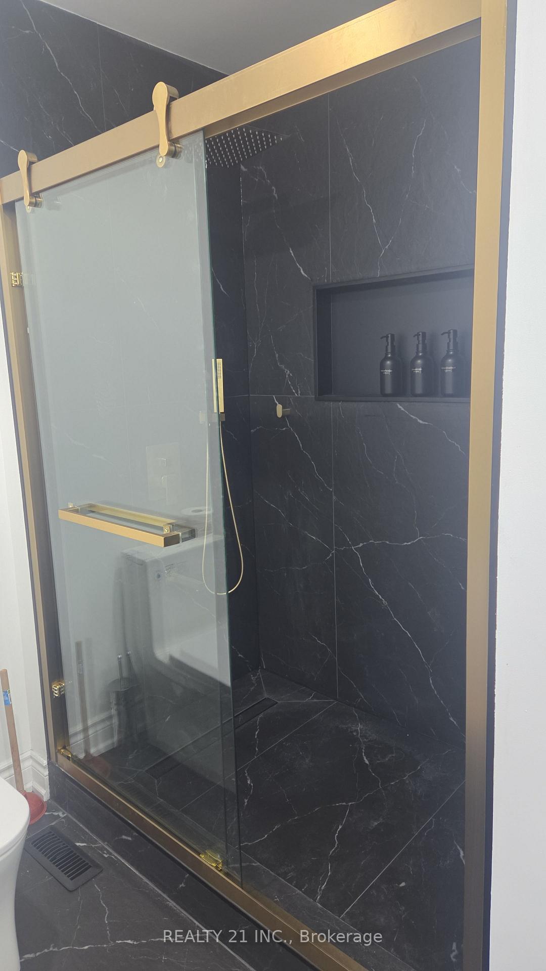 Photo 7 of Unit Upper, 32 Lionhead Trail, Scarborough, Rouge — HOMEH