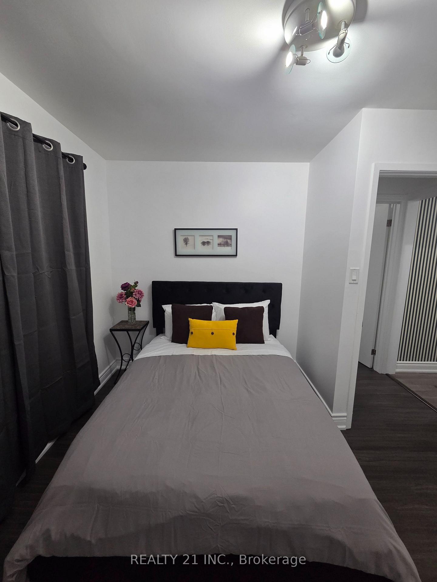 Photo 10 of Unit Upper, 32 Lionhead Trail, Scarborough, Rouge — HOMEH