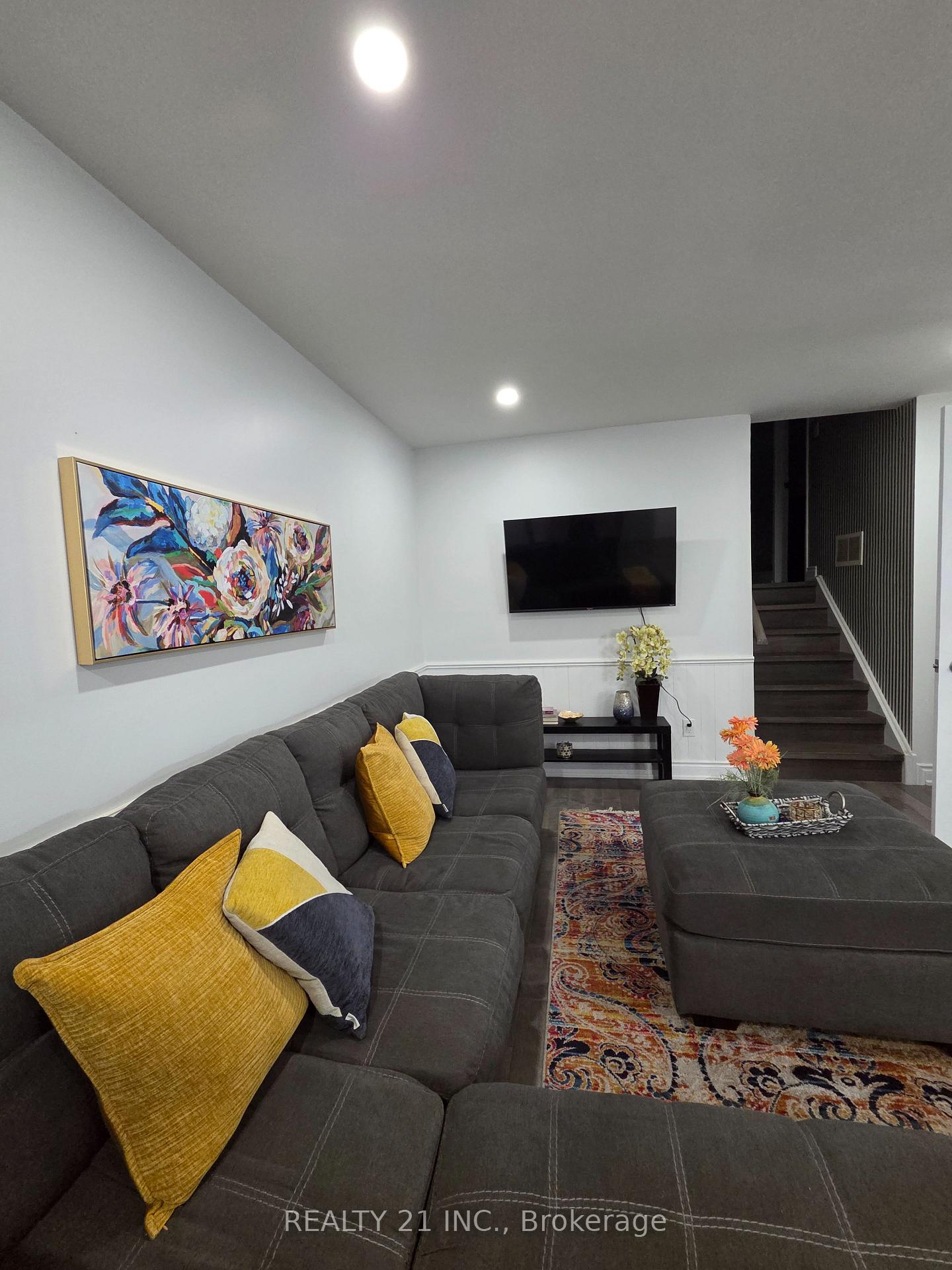 Photo 19 of Unit Upper, 32 Lionhead Trail, Scarborough, Rouge — HOMEH