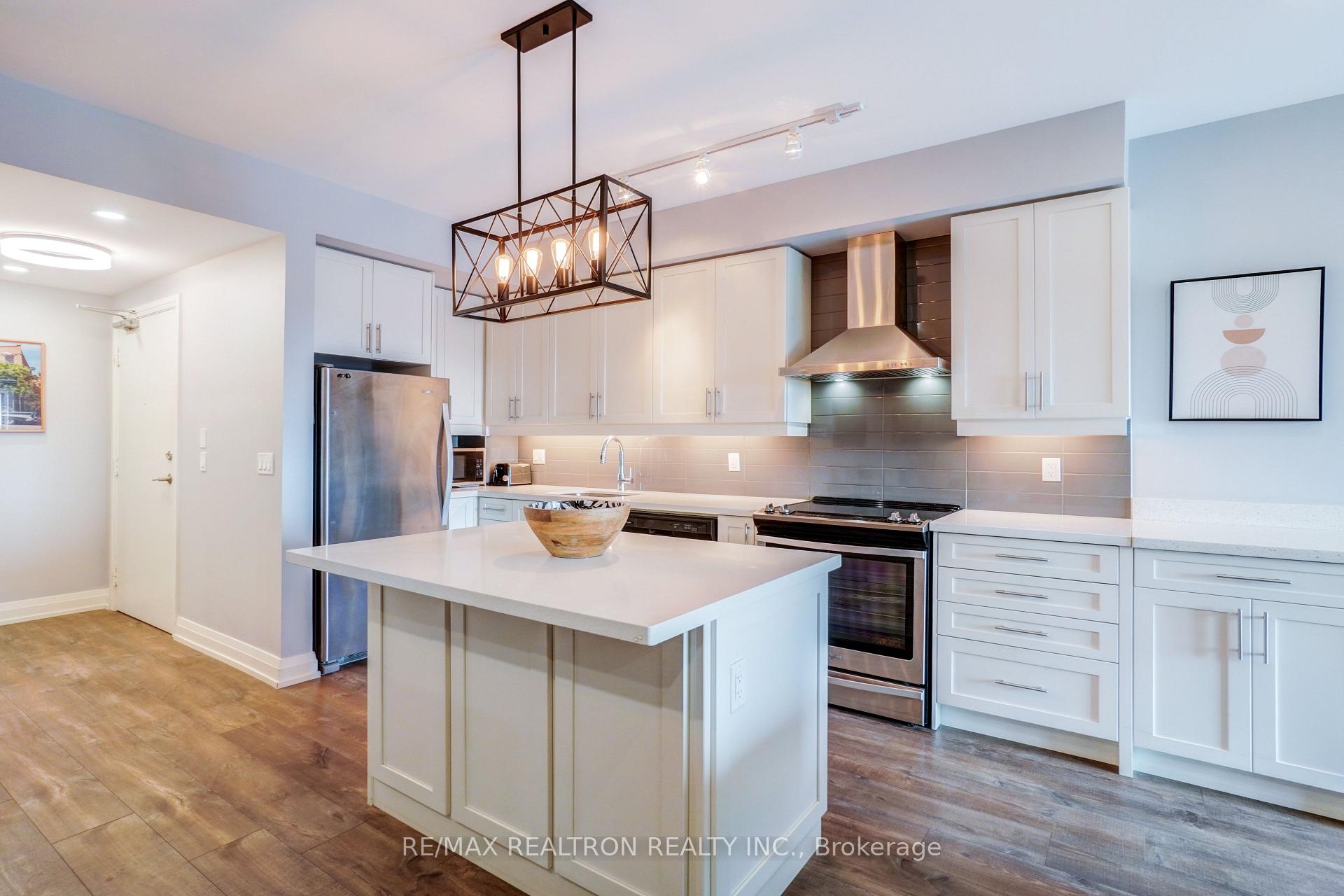 Photo 8 of Unit 331, 555 William Graham Drive, Aurora, Rural Aurora — HOMEH