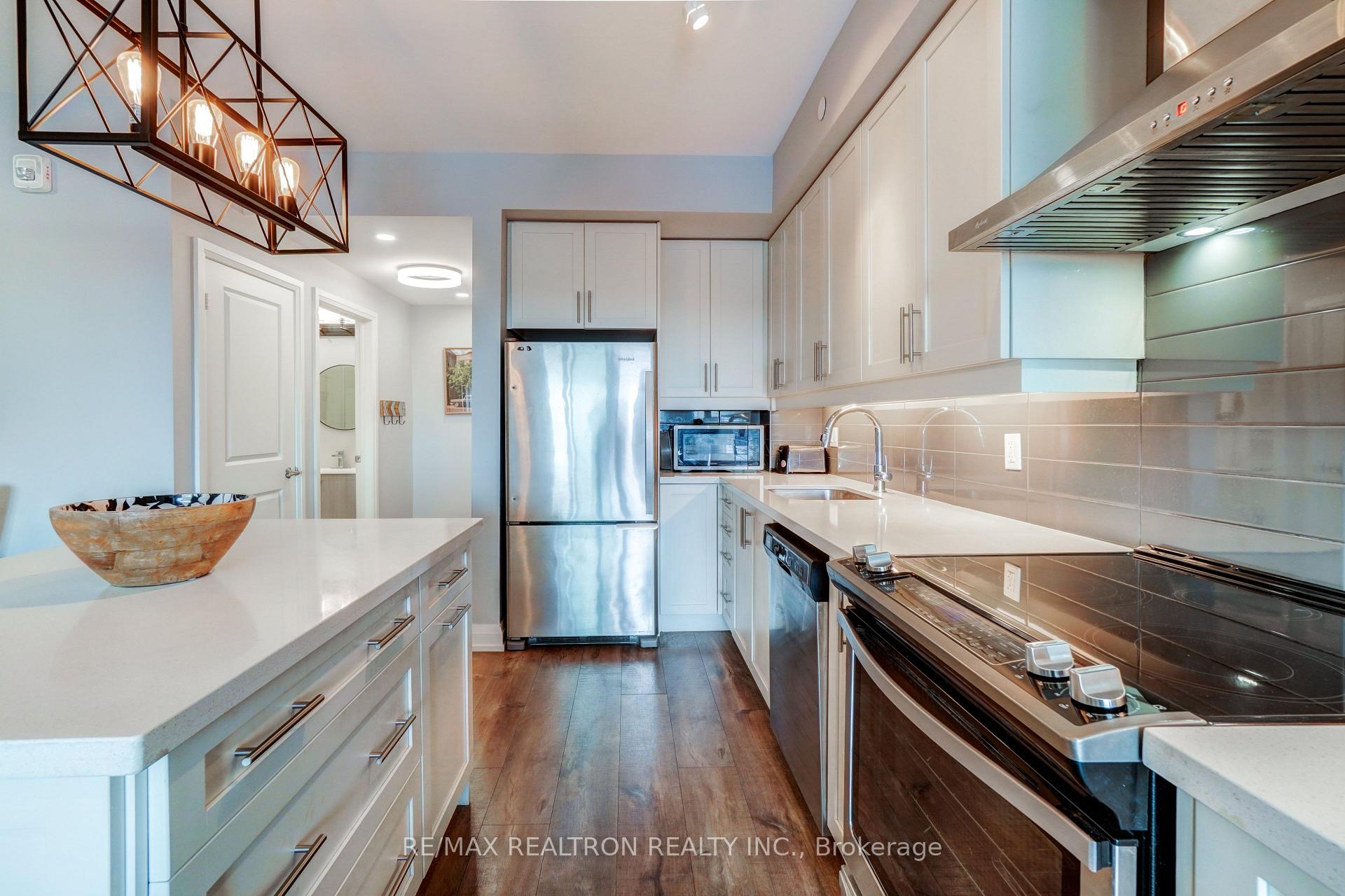 Photo 10 of Unit 331, 555 William Graham Drive, Aurora, Rural Aurora — HOMEH