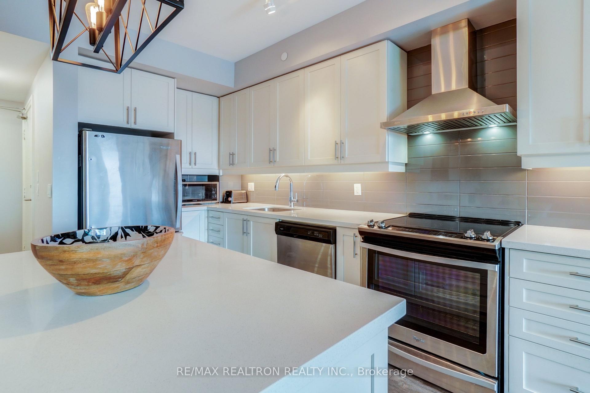 Photo 12 of Unit 331, 555 William Graham Drive, Aurora, Rural Aurora — HOMEH