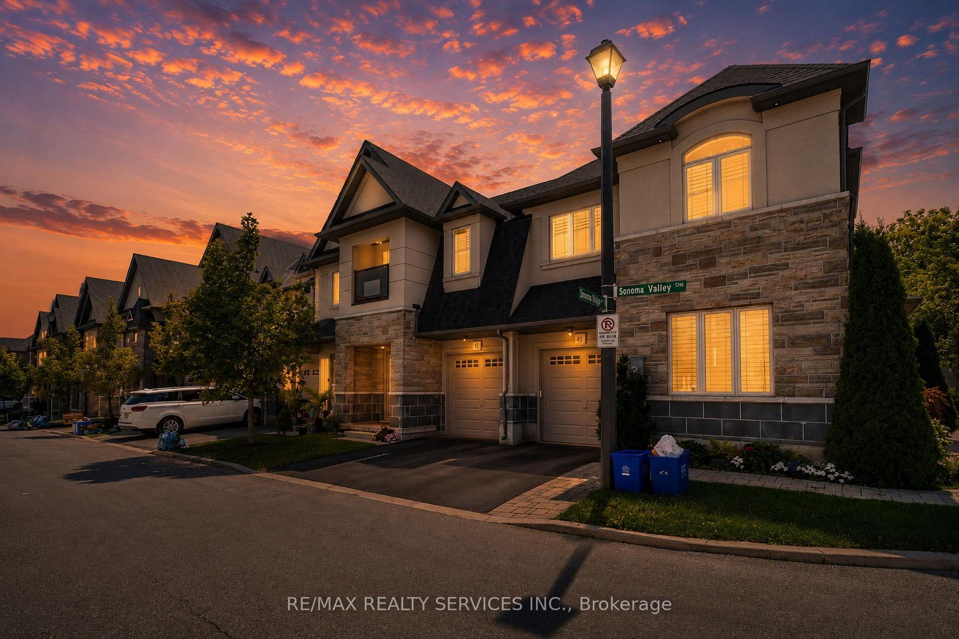 Photo 4 of 43 Sonoma Valley Crescent, Hamilton, Mewburn — HOMEH