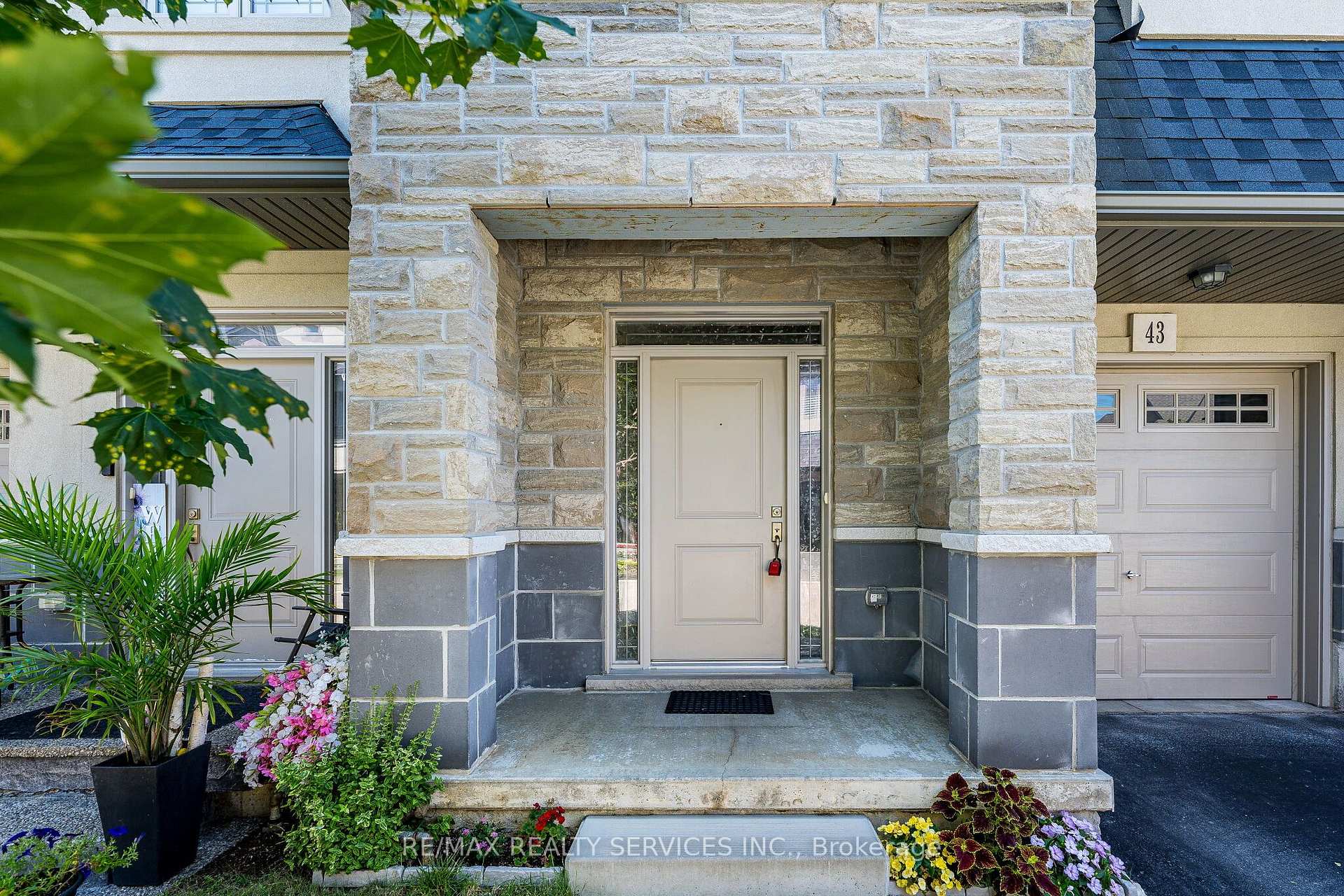 Photo 5 of 43 Sonoma Valley Crescent, Hamilton, Mewburn — HOMEH