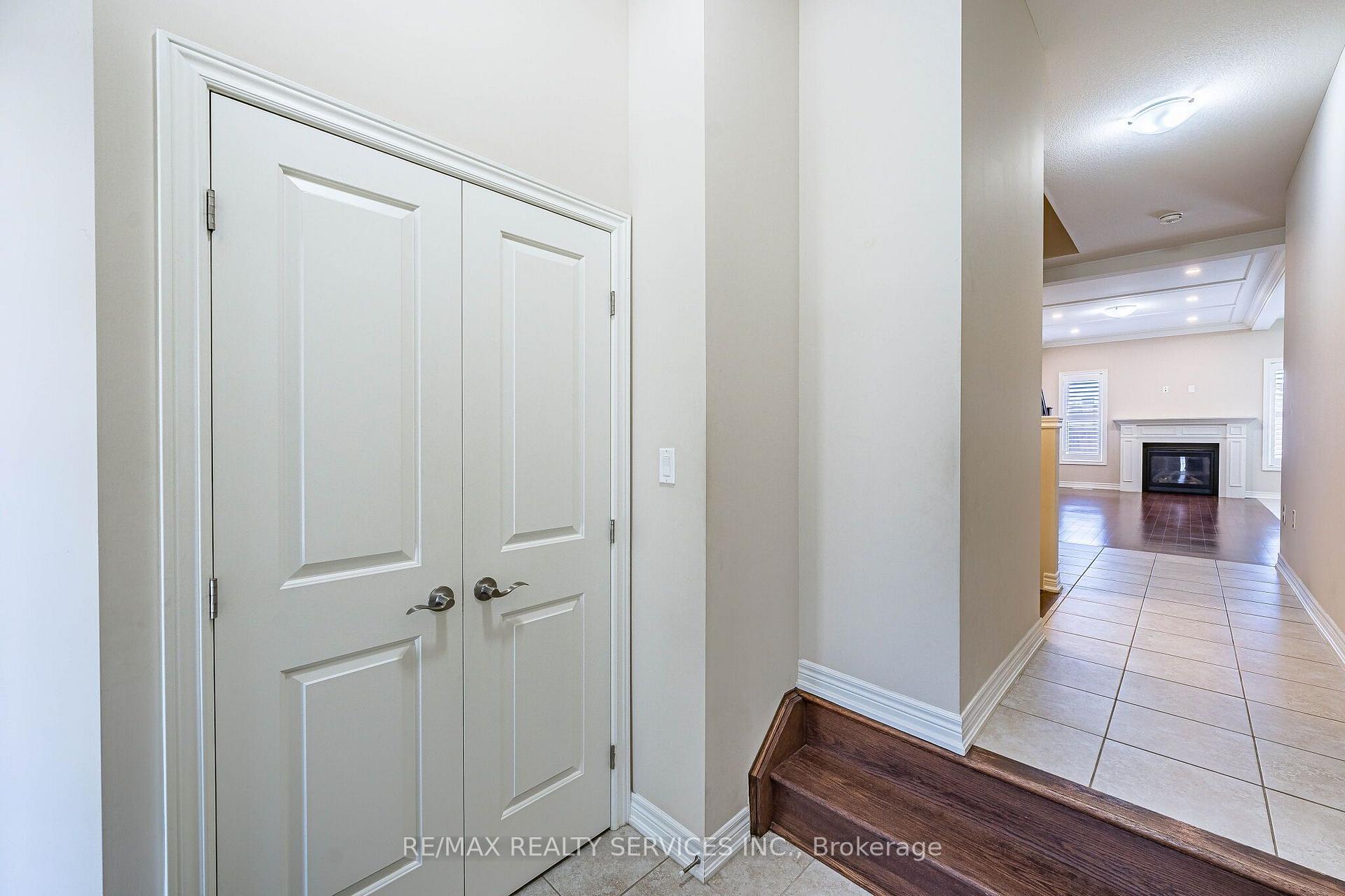 Photo 8 of 43 Sonoma Valley Crescent, Hamilton, Mewburn — HOMEH