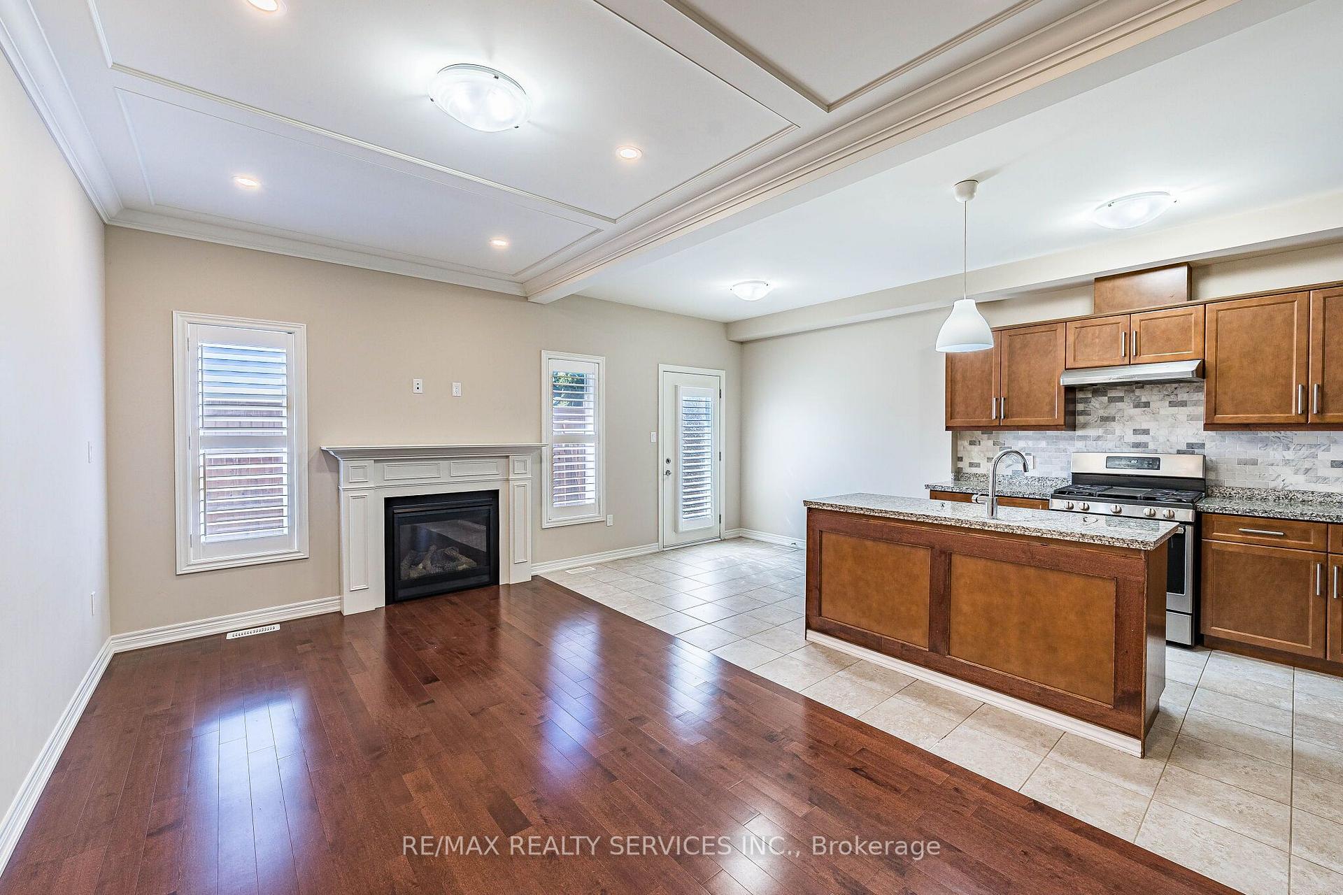 Photo 10 of 43 Sonoma Valley Crescent, Hamilton, Mewburn — HOMEH
