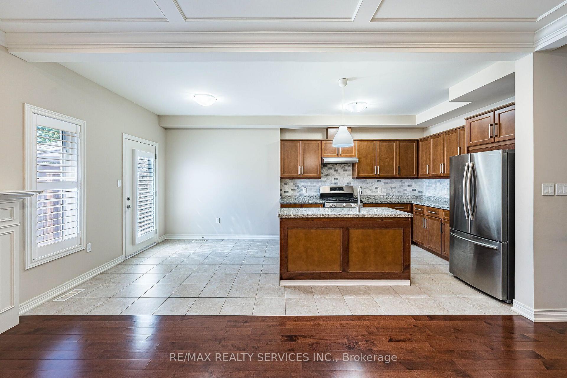 Photo 11 of 43 Sonoma Valley Crescent, Hamilton, Mewburn — HOMEH