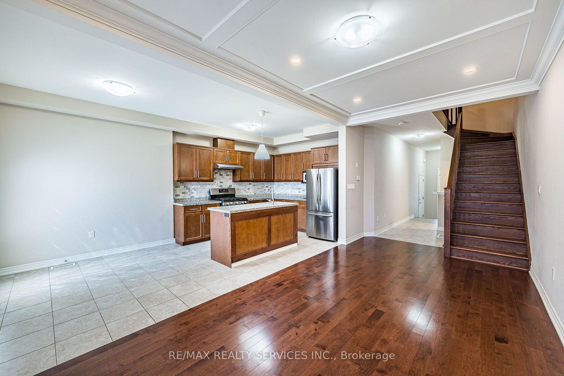 Photo 13 of 43 Sonoma Valley Crescent, Hamilton, Mewburn — HOMEH