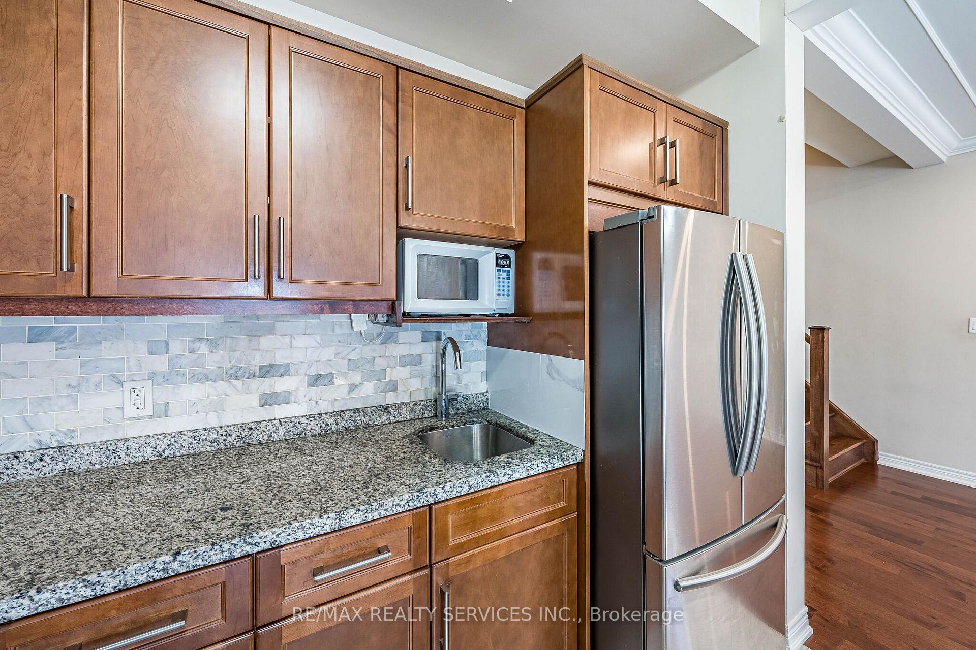 Photo 18 of 43 Sonoma Valley Crescent, Hamilton, Mewburn — HOMEH