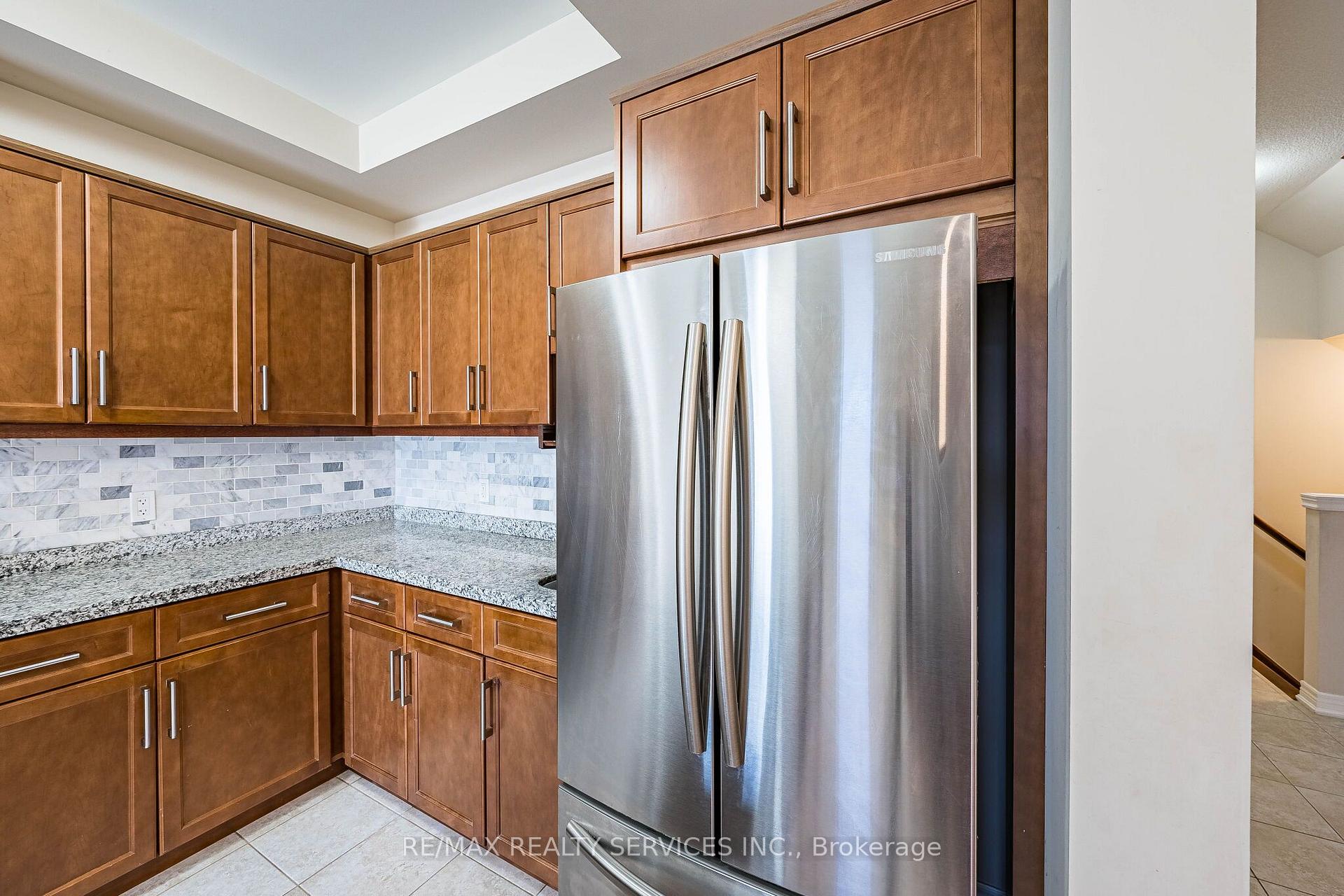 Photo 19 of 43 Sonoma Valley Crescent, Hamilton, Mewburn — HOMEH