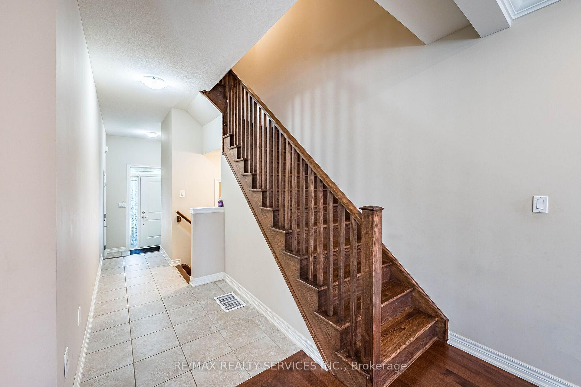 Photo 20 of 43 Sonoma Valley Crescent, Hamilton, Mewburn — HOMEH