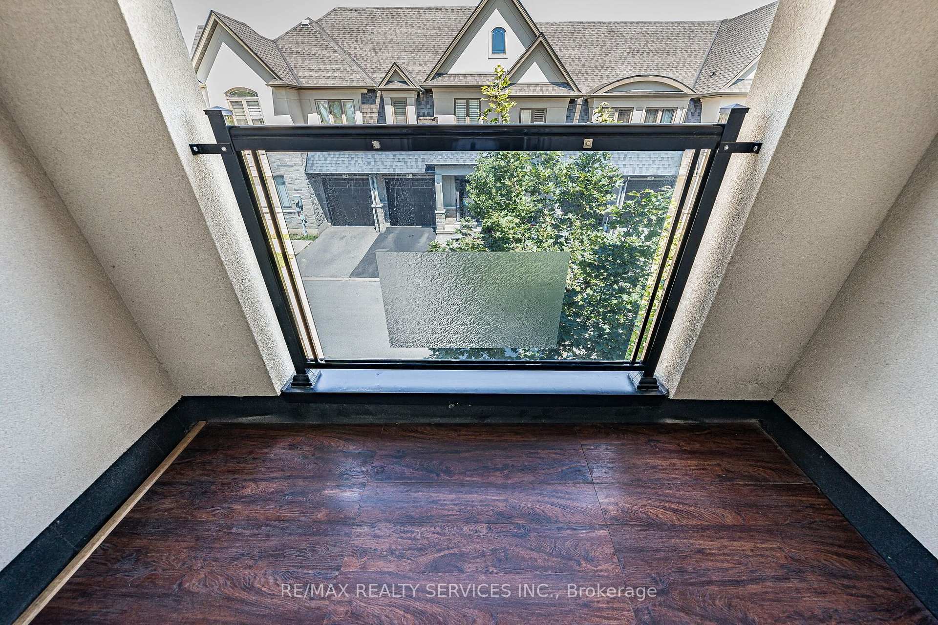 Photo 29 of 43 Sonoma Valley Crescent, Hamilton, Mewburn — HOMEH