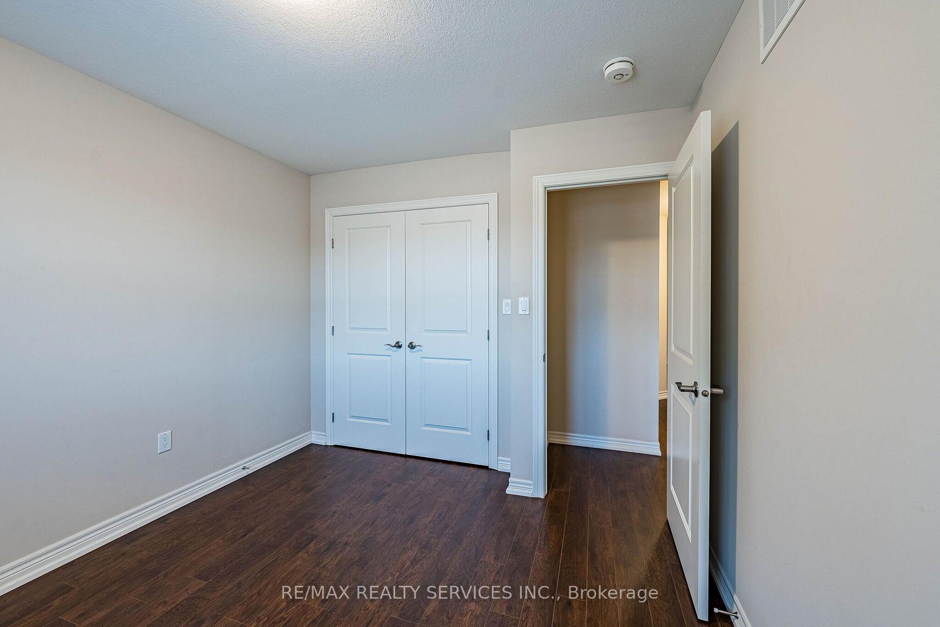 Photo 36 of 43 Sonoma Valley Crescent, Hamilton, Mewburn — HOMEH