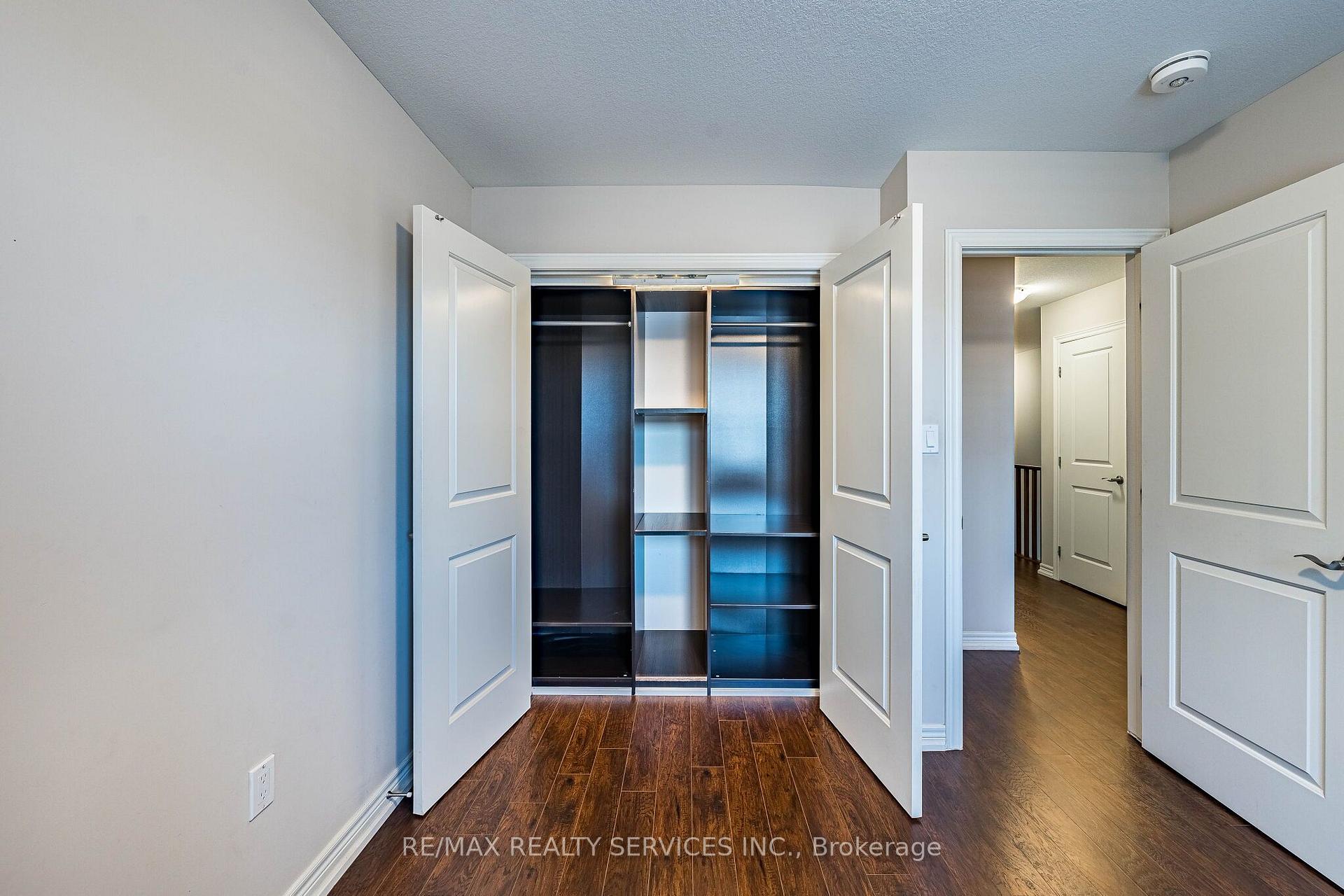 Photo 37 of 43 Sonoma Valley Crescent, Hamilton, Mewburn — HOMEH