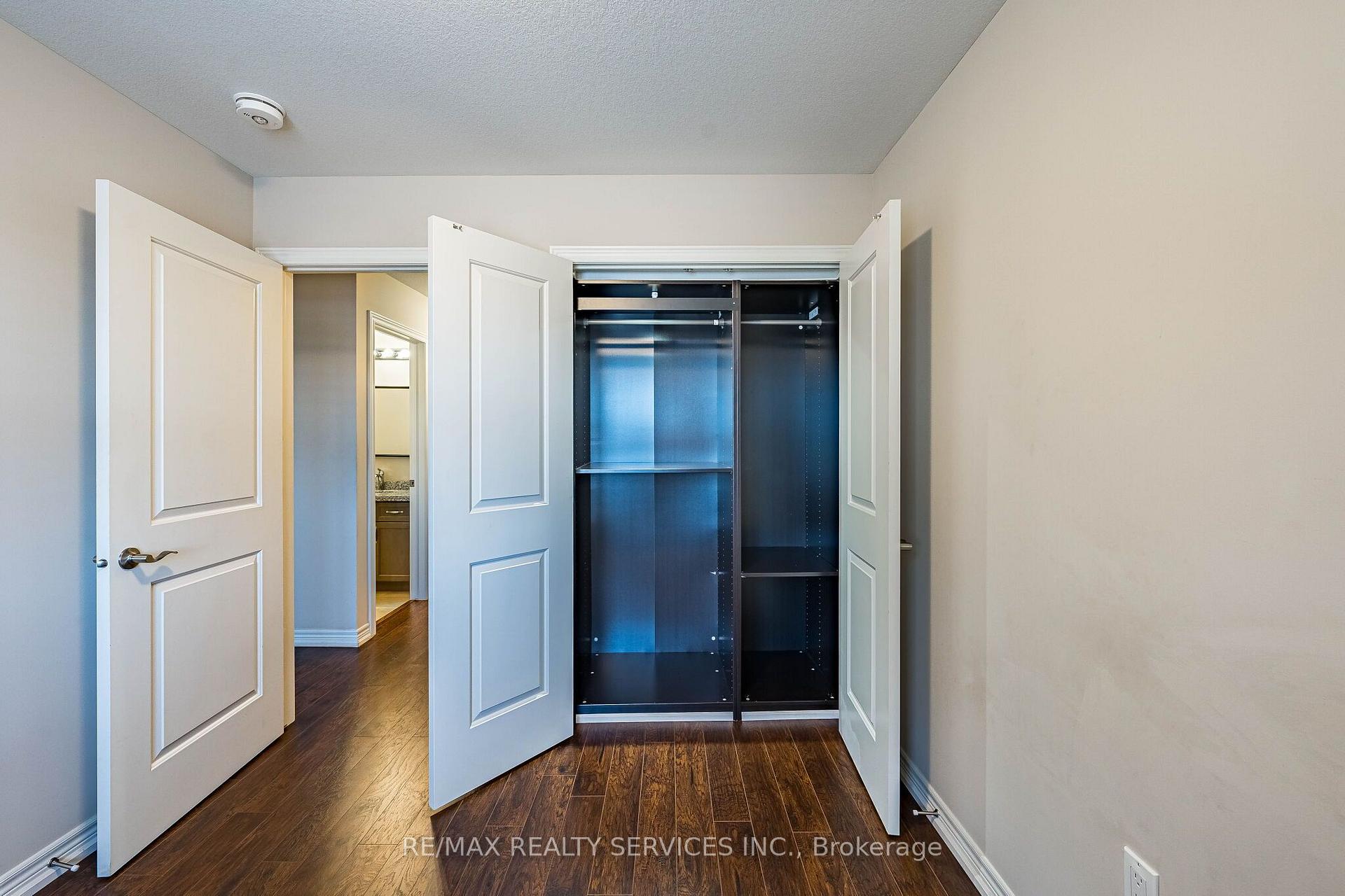 Photo 38 of 43 Sonoma Valley Crescent, Hamilton, Mewburn — HOMEH