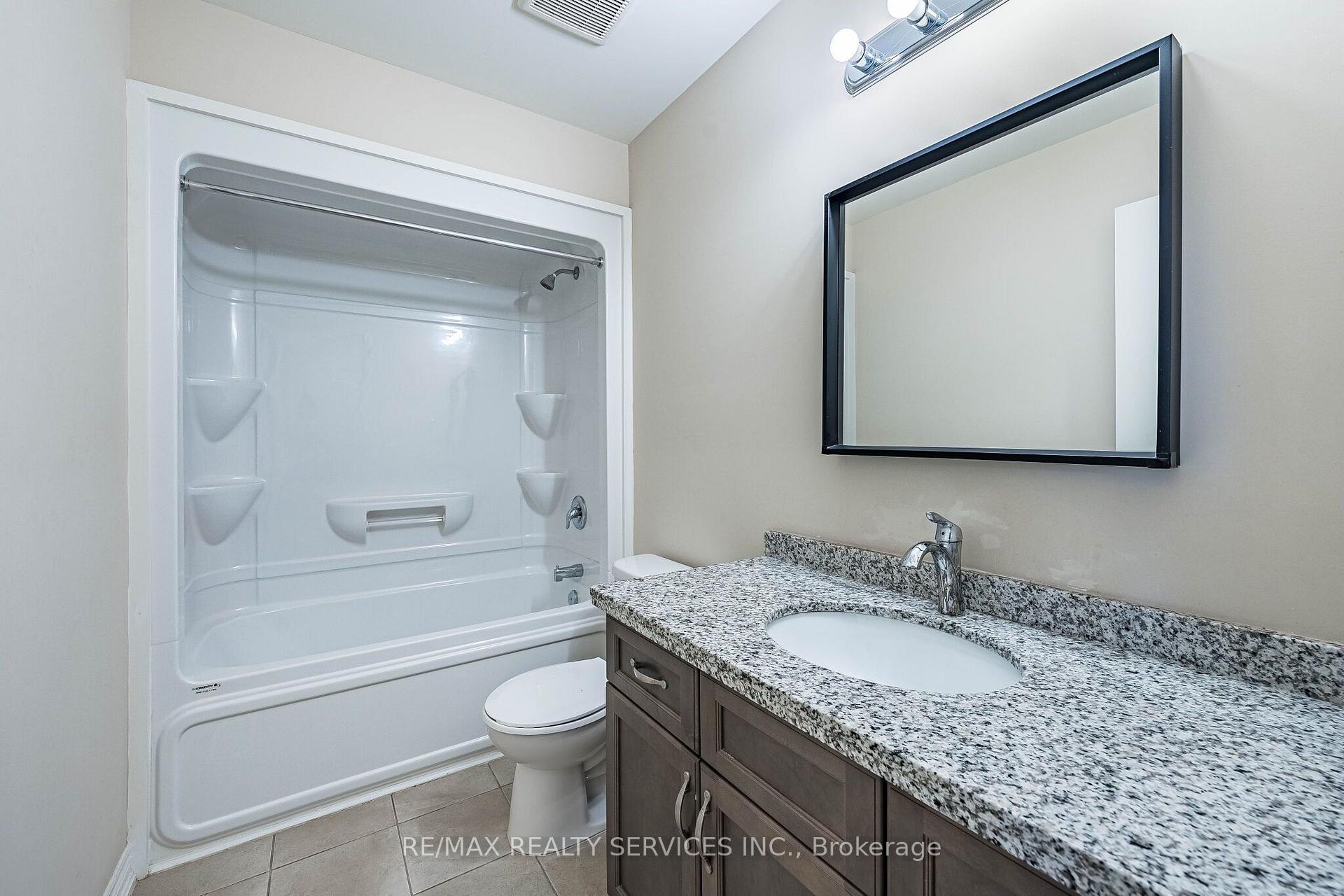 Photo 39 of 43 Sonoma Valley Crescent, Hamilton, Mewburn — HOMEH