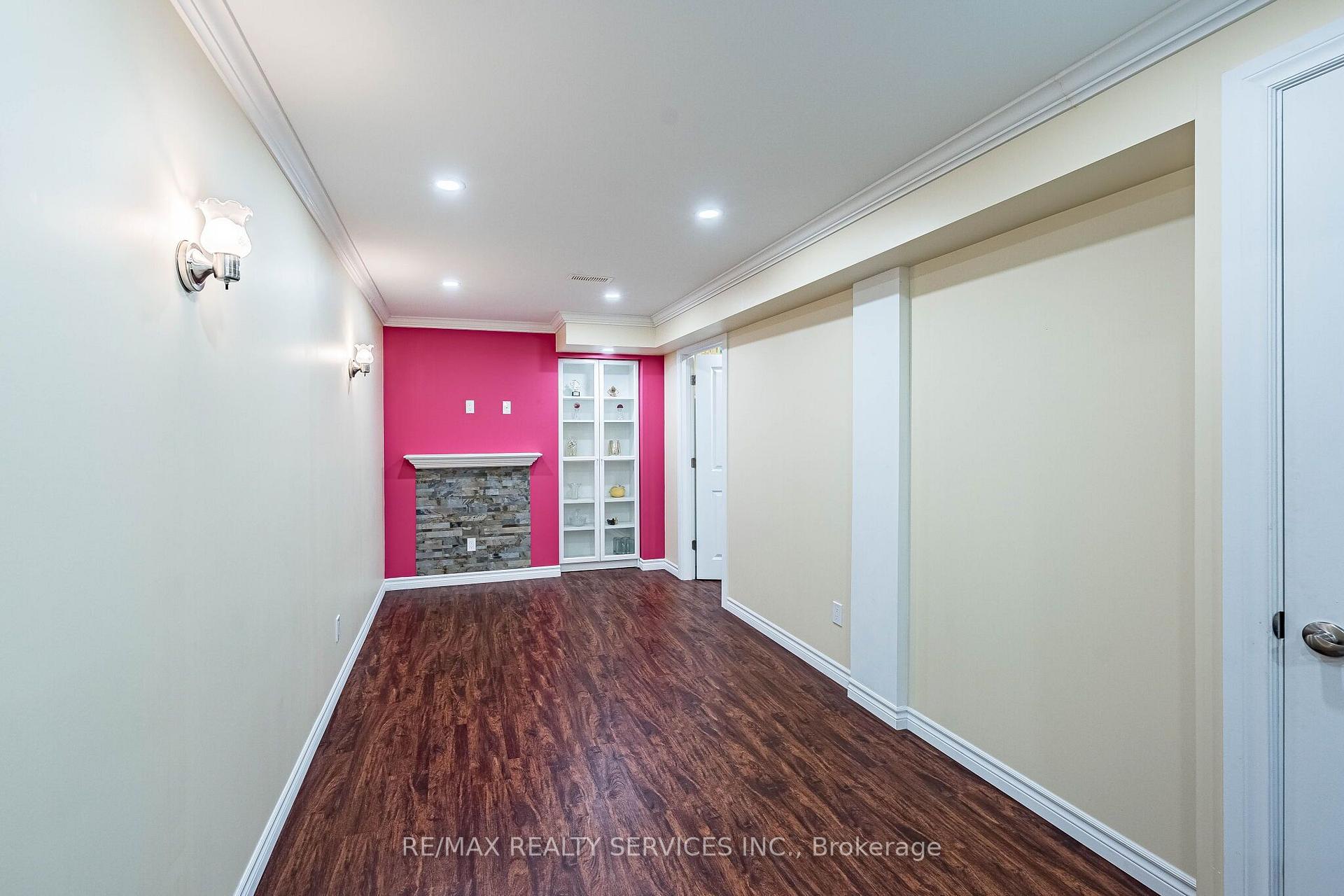 Photo 41 of 43 Sonoma Valley Crescent, Hamilton, Mewburn — HOMEH