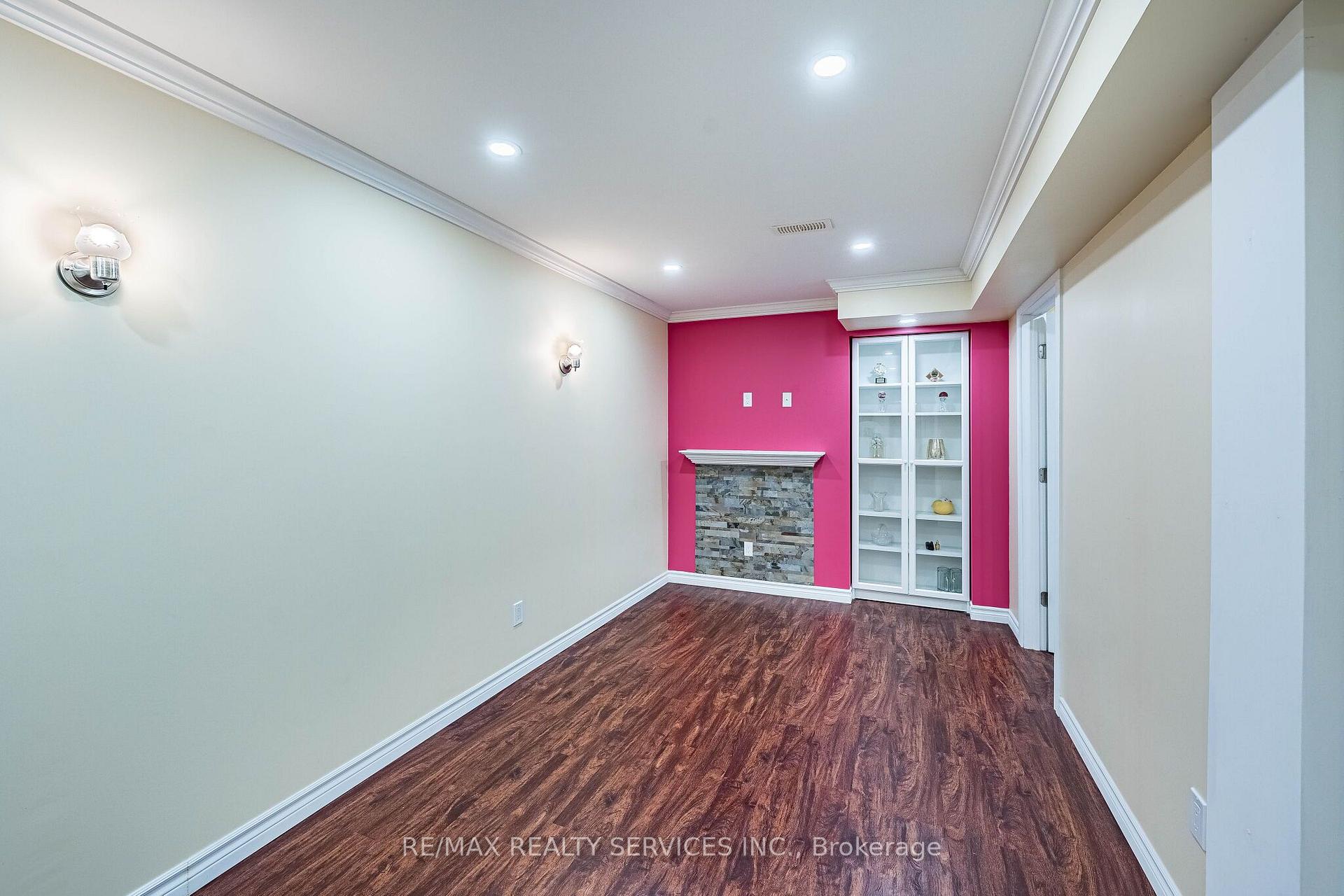 Photo 42 of 43 Sonoma Valley Crescent, Hamilton, Mewburn — HOMEH