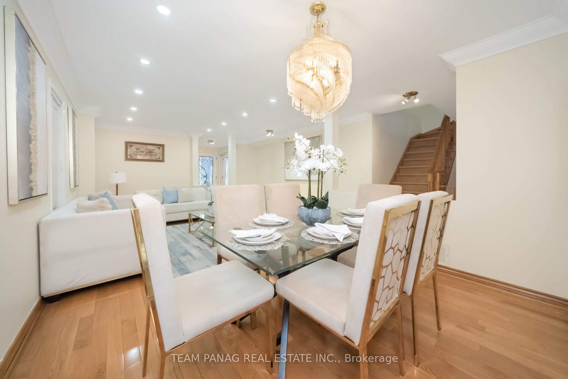 Photo 12 of 10 Hollowgrove Boulevard, Brampton, Vales of Castlemore — HOMEH