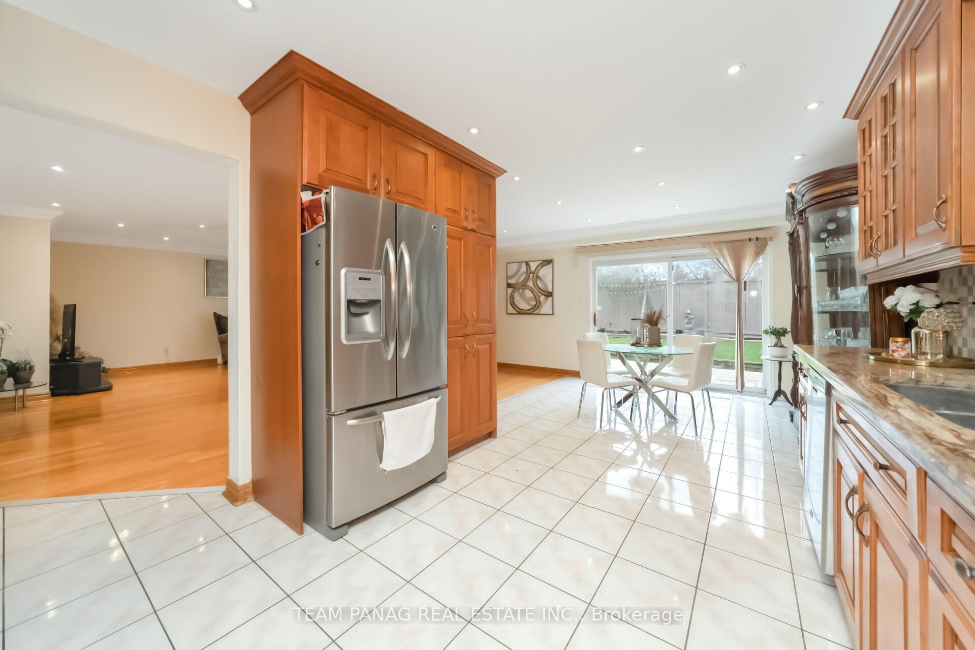 Photo 19 of 10 Hollowgrove Boulevard, Brampton, Vales of Castlemore — HOMEH