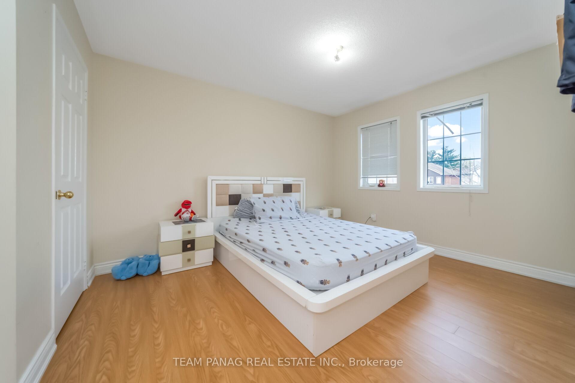 Photo 27 of 10 Hollowgrove Boulevard, Brampton, Vales of Castlemore — HOMEH