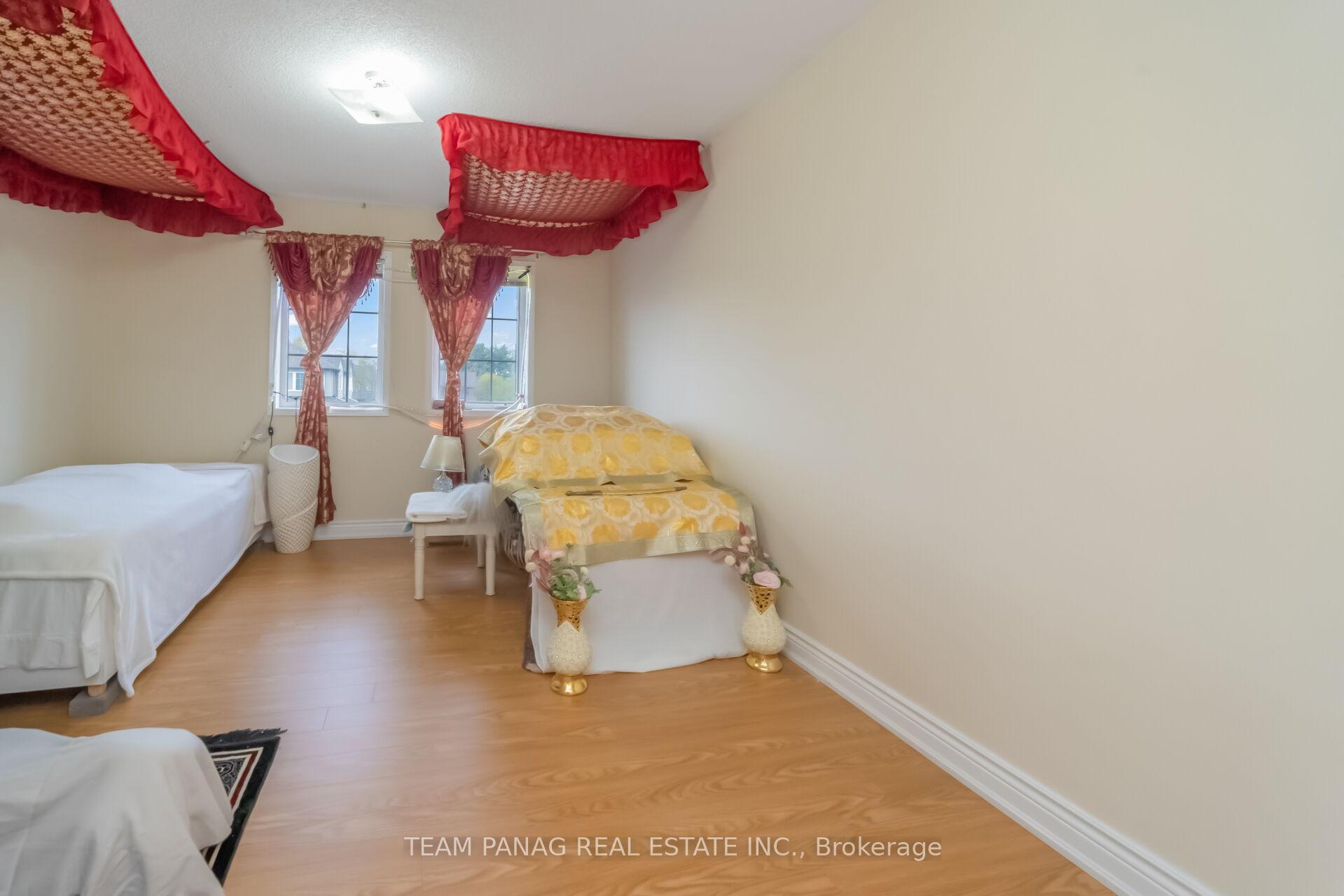 Photo 30 of 10 Hollowgrove Boulevard, Brampton, Vales of Castlemore — HOMEH