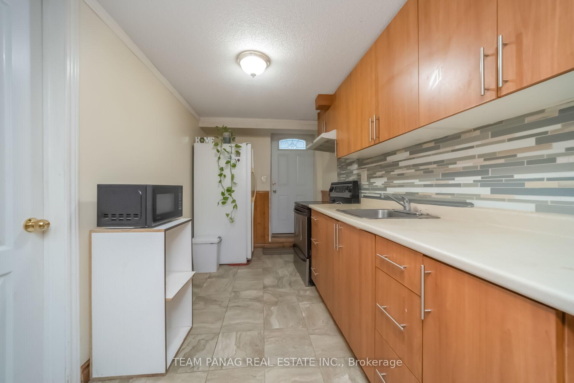 Photo 36 of 10 Hollowgrove Boulevard, Brampton, Vales of Castlemore — HOMEH