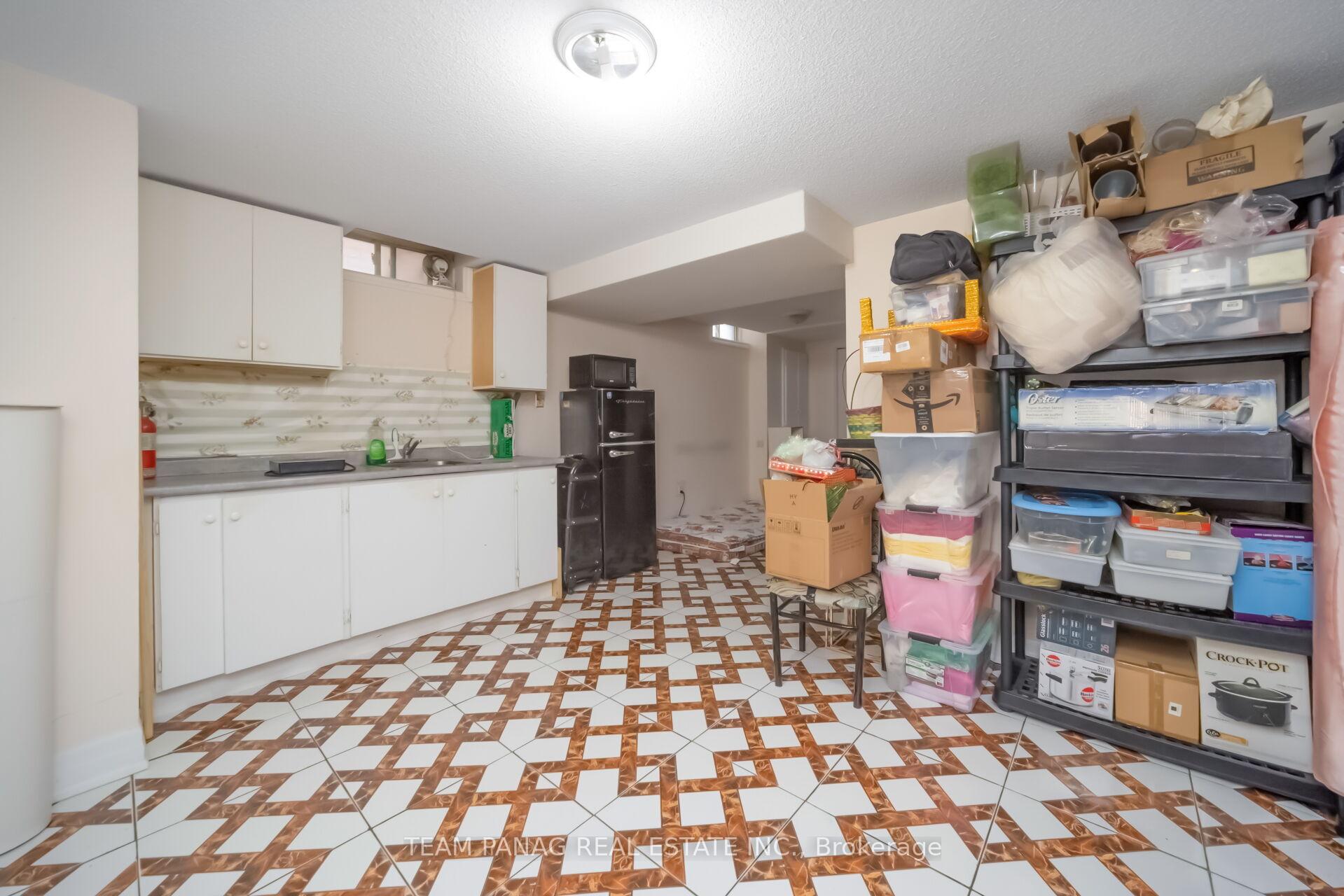 Photo 38 of 10 Hollowgrove Boulevard, Brampton, Vales of Castlemore — HOMEH