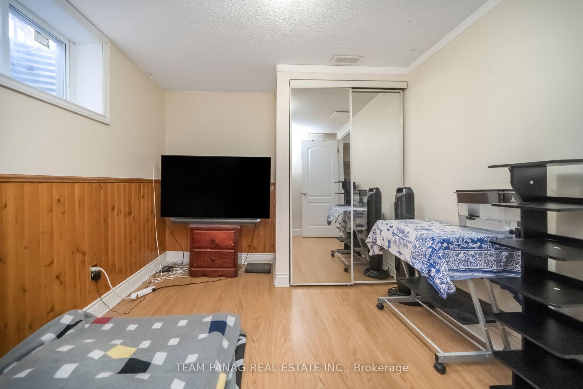 Photo 40 of 10 Hollowgrove Boulevard, Brampton, Vales of Castlemore — HOMEH