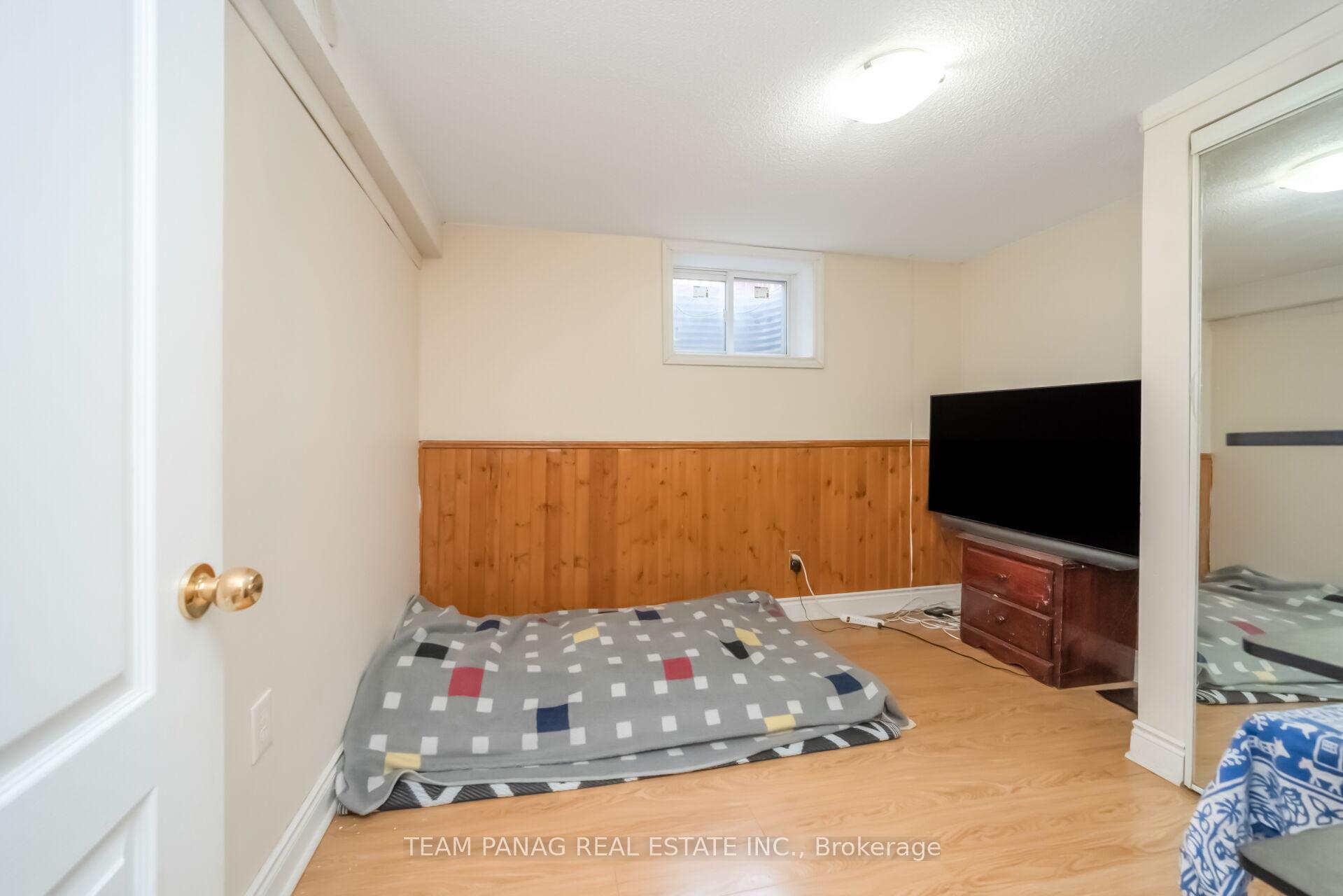Photo 41 of 10 Hollowgrove Boulevard, Brampton, Vales of Castlemore — HOMEH
