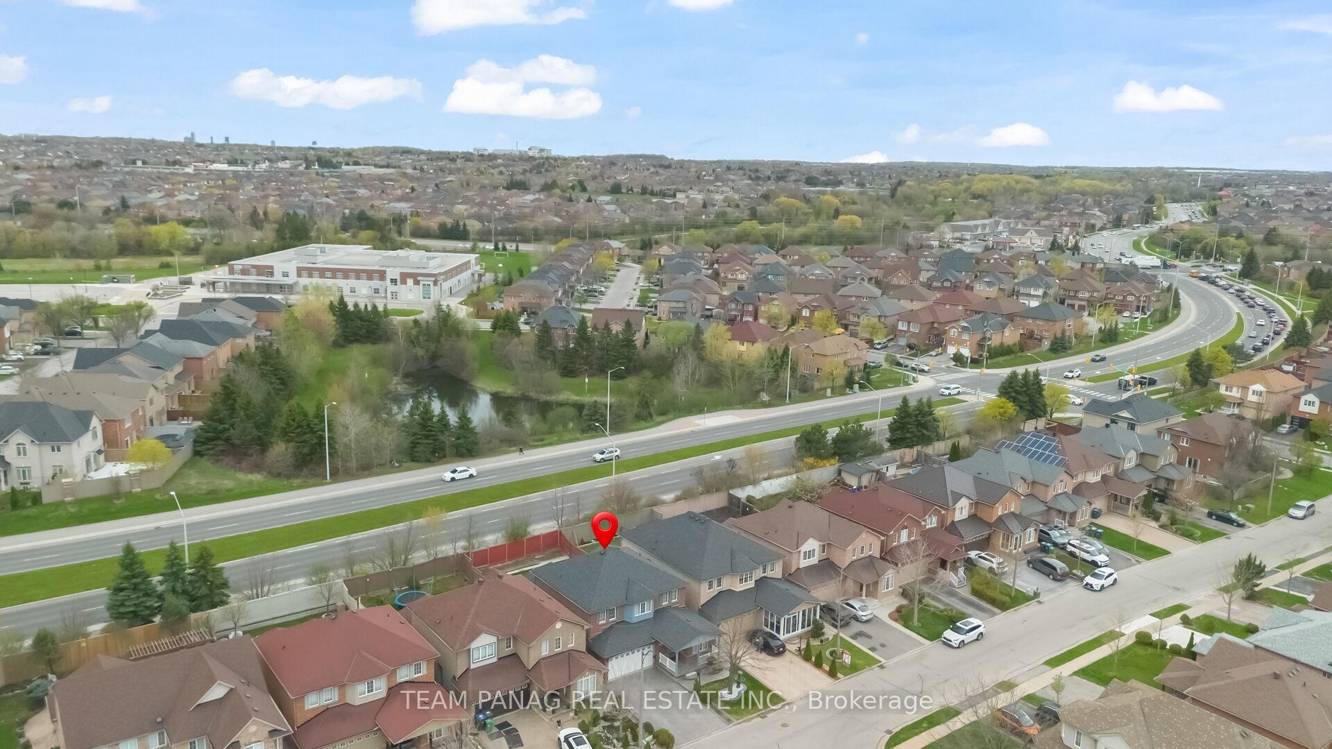 Photo 47 of 10 Hollowgrove Boulevard, Brampton, Vales of Castlemore — HOMEH
