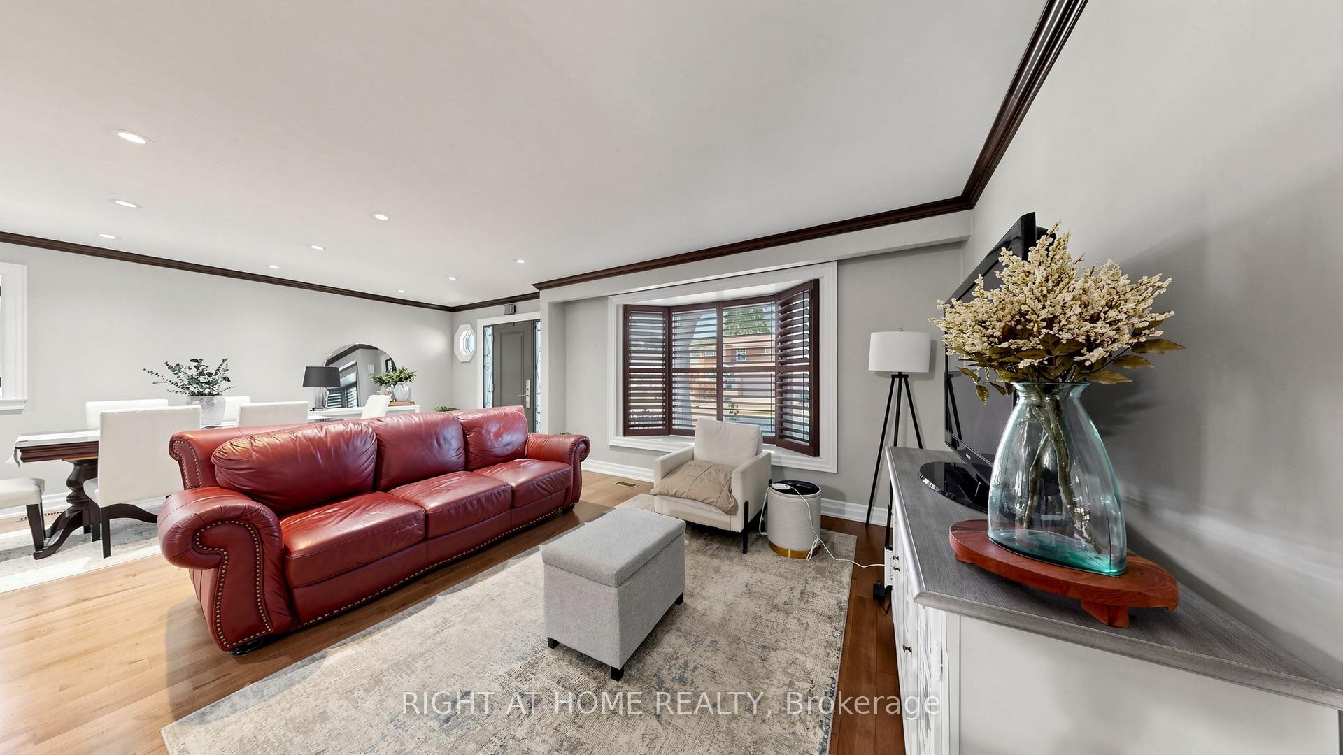 Photo 5 of 87 Riverdale Drive, Etobicoke, Thistletown-Beaumonde Heights — HOMEH