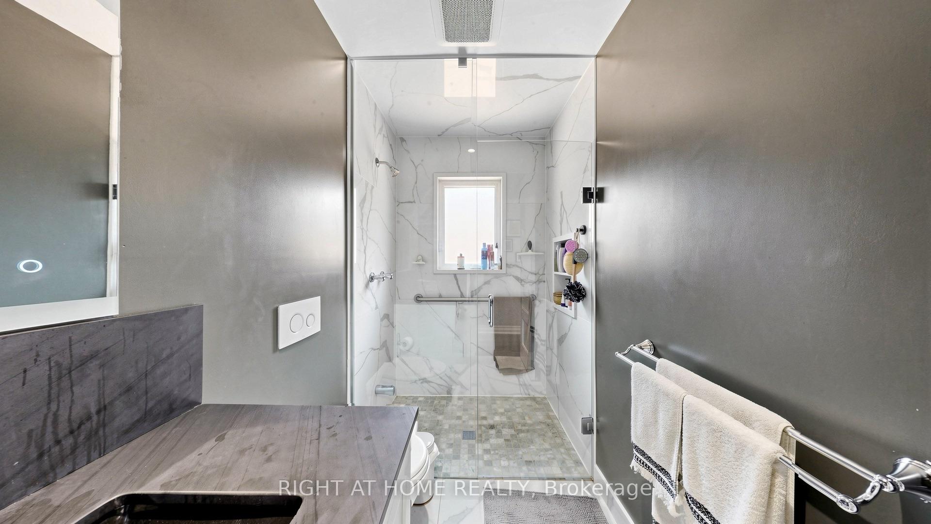 Photo 16 of 87 Riverdale Drive, Etobicoke, Thistletown-Beaumonde Heights — HOMEH