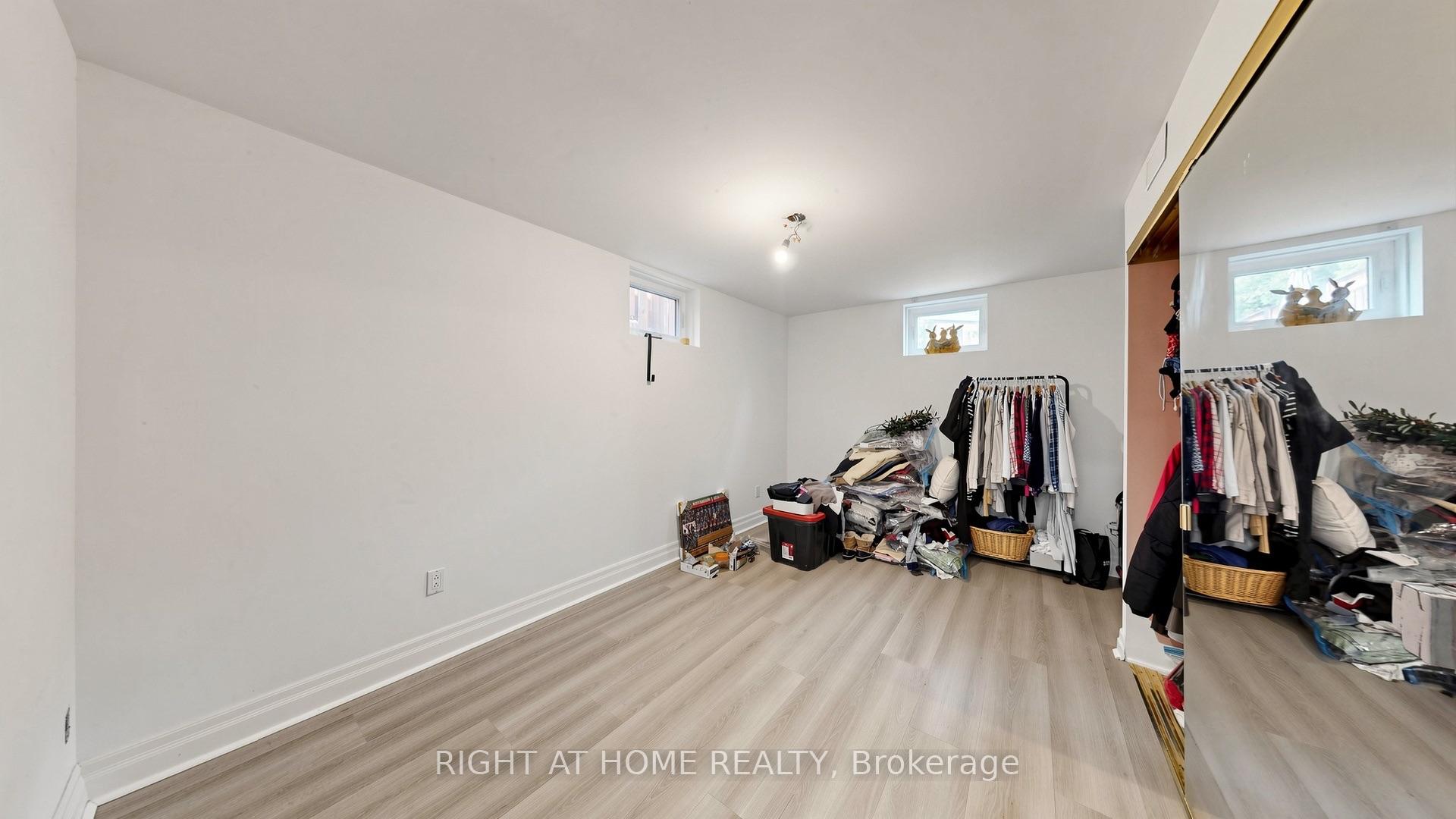 Photo 27 of 87 Riverdale Drive, Etobicoke, Thistletown-Beaumonde Heights — HOMEH