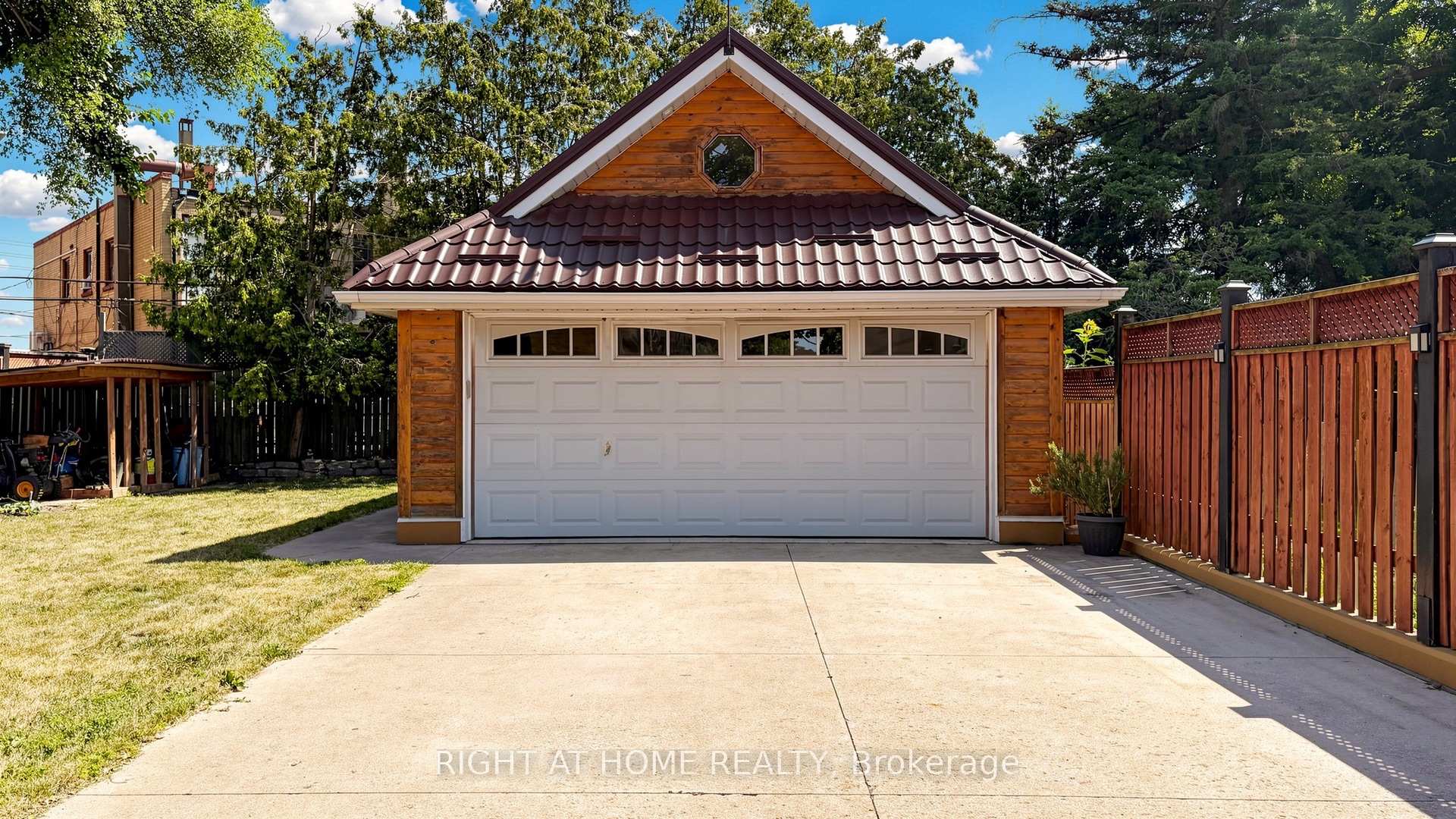Photo 35 of 87 Riverdale Drive, Etobicoke, Thistletown-Beaumonde Heights — HOMEH
