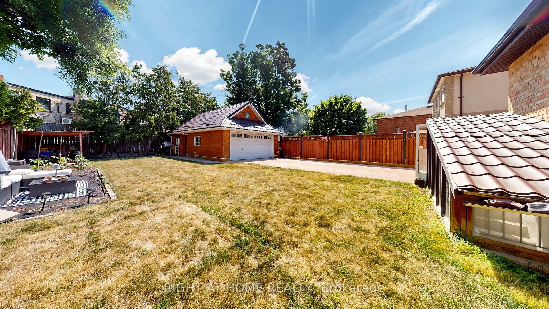 Photo 37 of 87 Riverdale Drive, Etobicoke, Thistletown-Beaumonde Heights — HOMEH