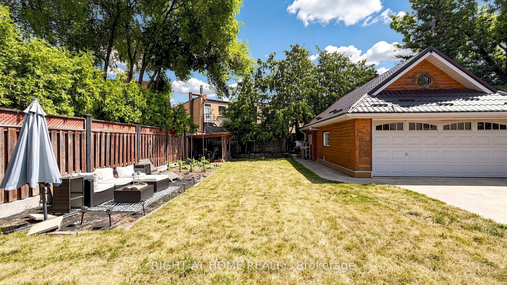 Photo 44 of 87 Riverdale Drive, Etobicoke, Thistletown-Beaumonde Heights — HOMEH