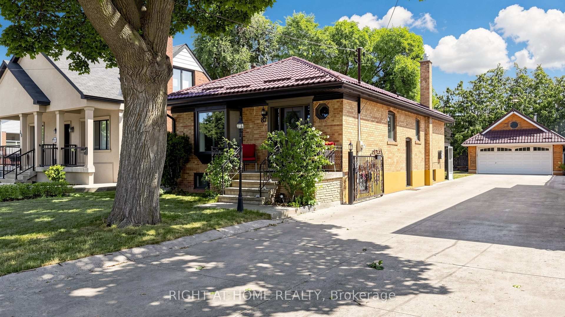 Photo 48 of 87 Riverdale Drive, Etobicoke, Thistletown-Beaumonde Heights — HOMEH