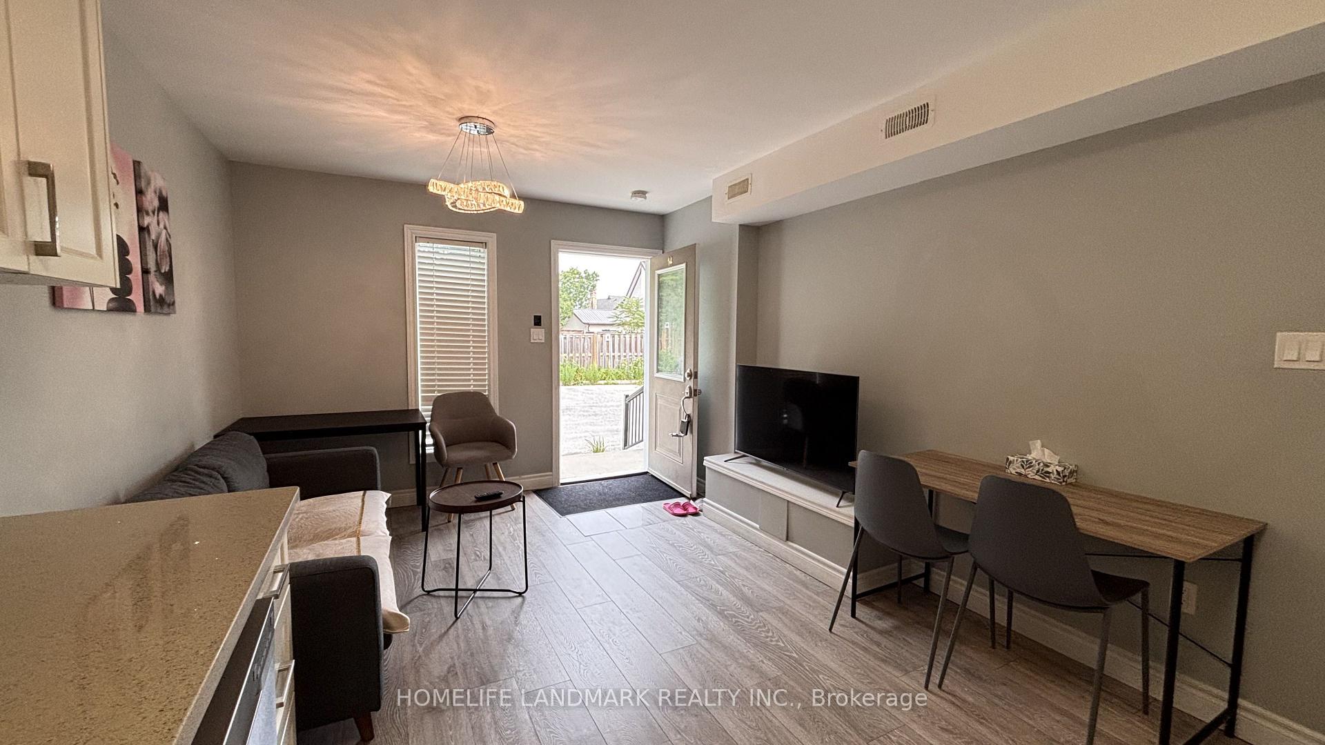 Photo 5 of 122 Courtland Avenue E, Waterloo — HOMEH