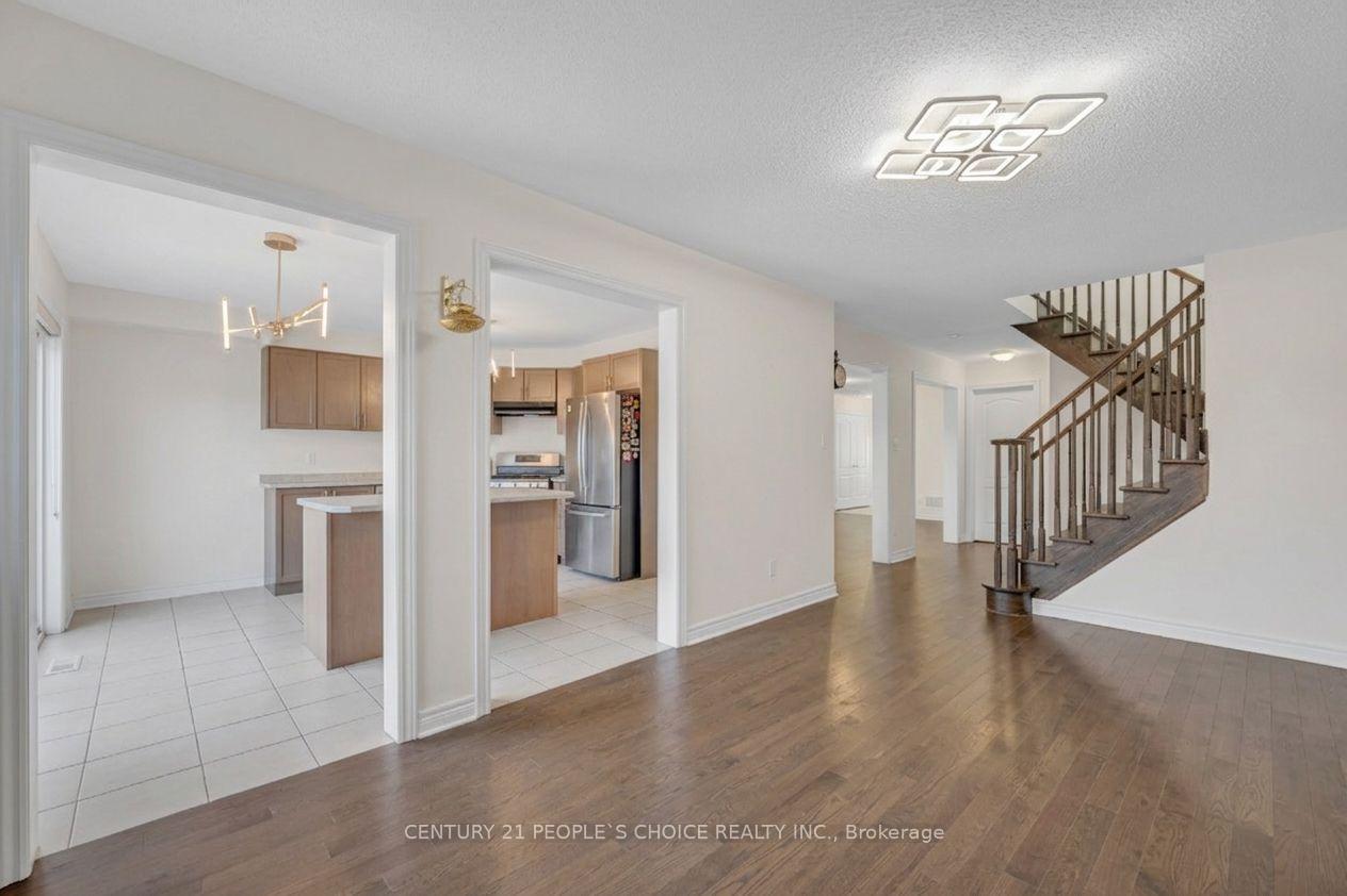 Photo 9 of 48 Colonel Lyall Street, St. Catharines, Secord Woods — HOMEH
