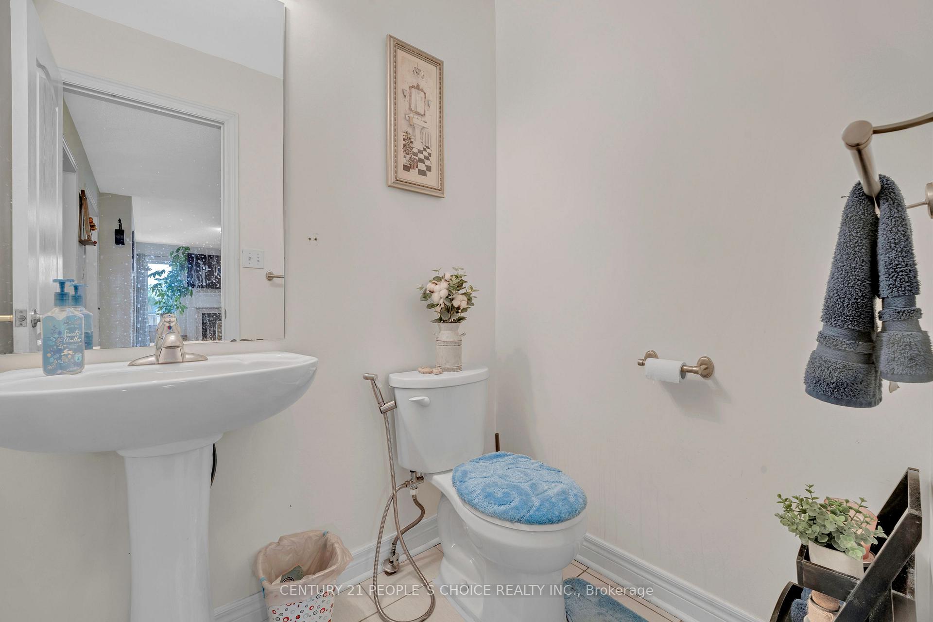 Photo 16 of 48 Colonel Lyall Street, St. Catharines, Secord Woods — HOMEH